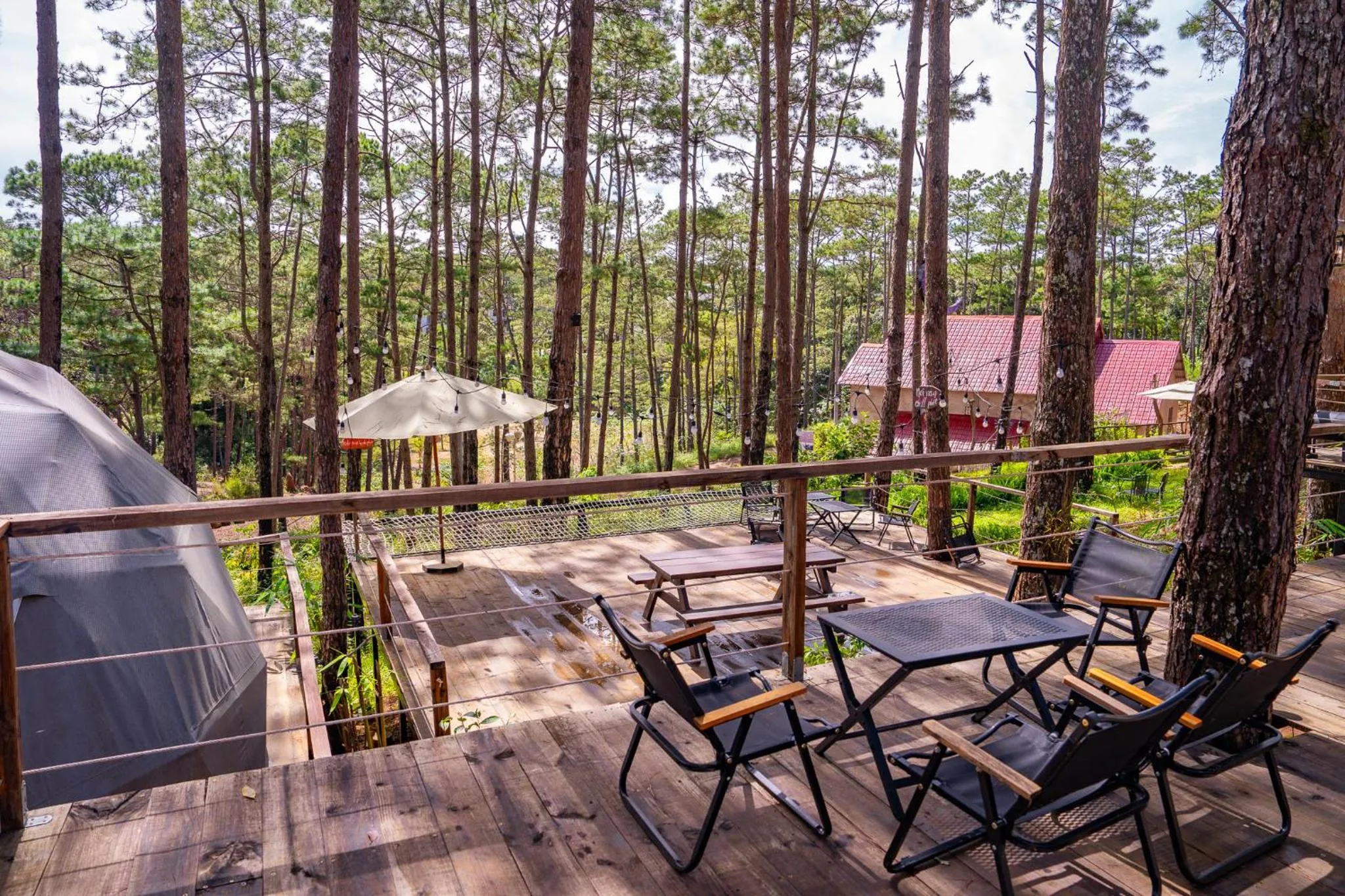 Garden view in De Vivre Homestay Măng Đen