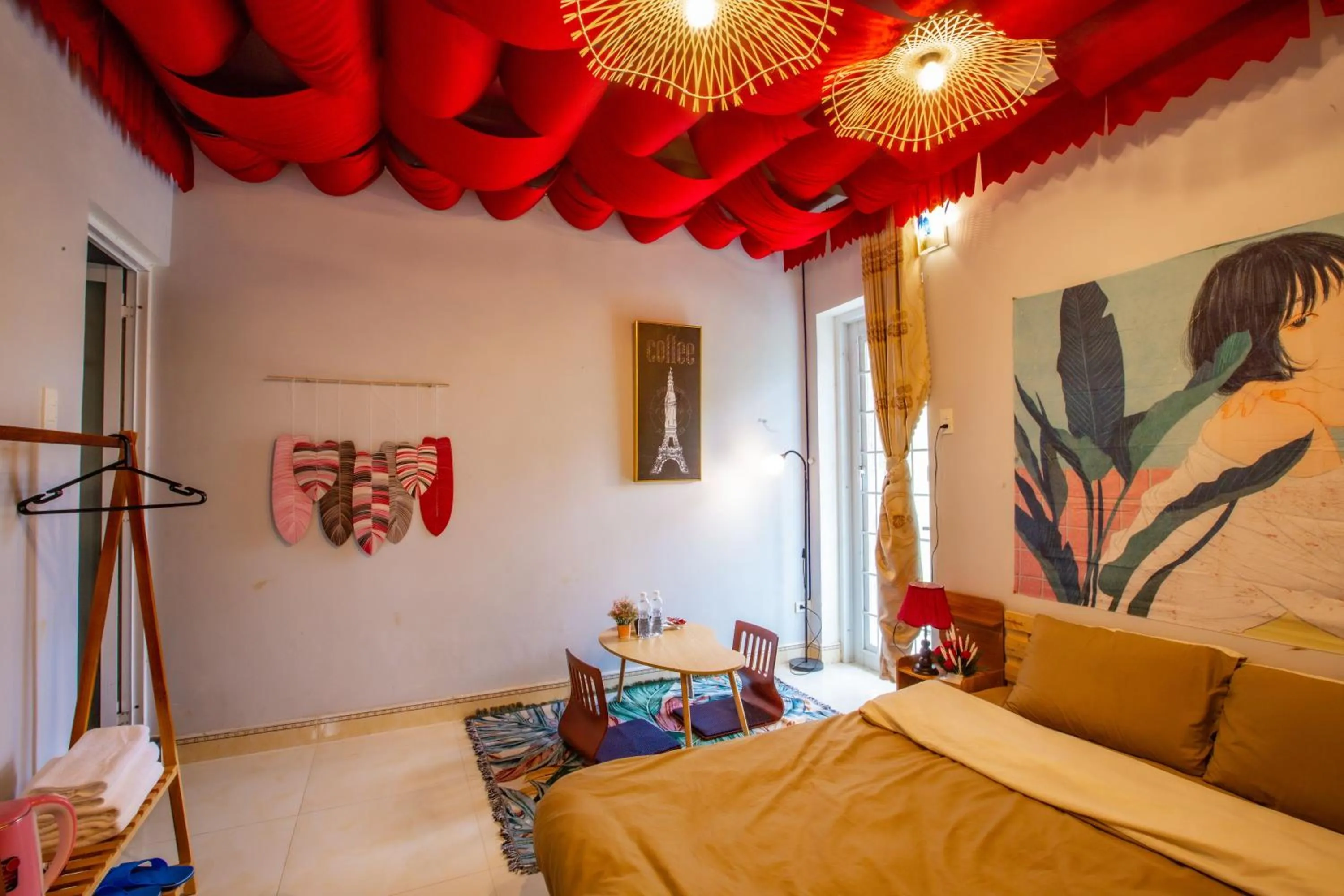 Photo of the whole room in De Vivre Homestay Măng Đen