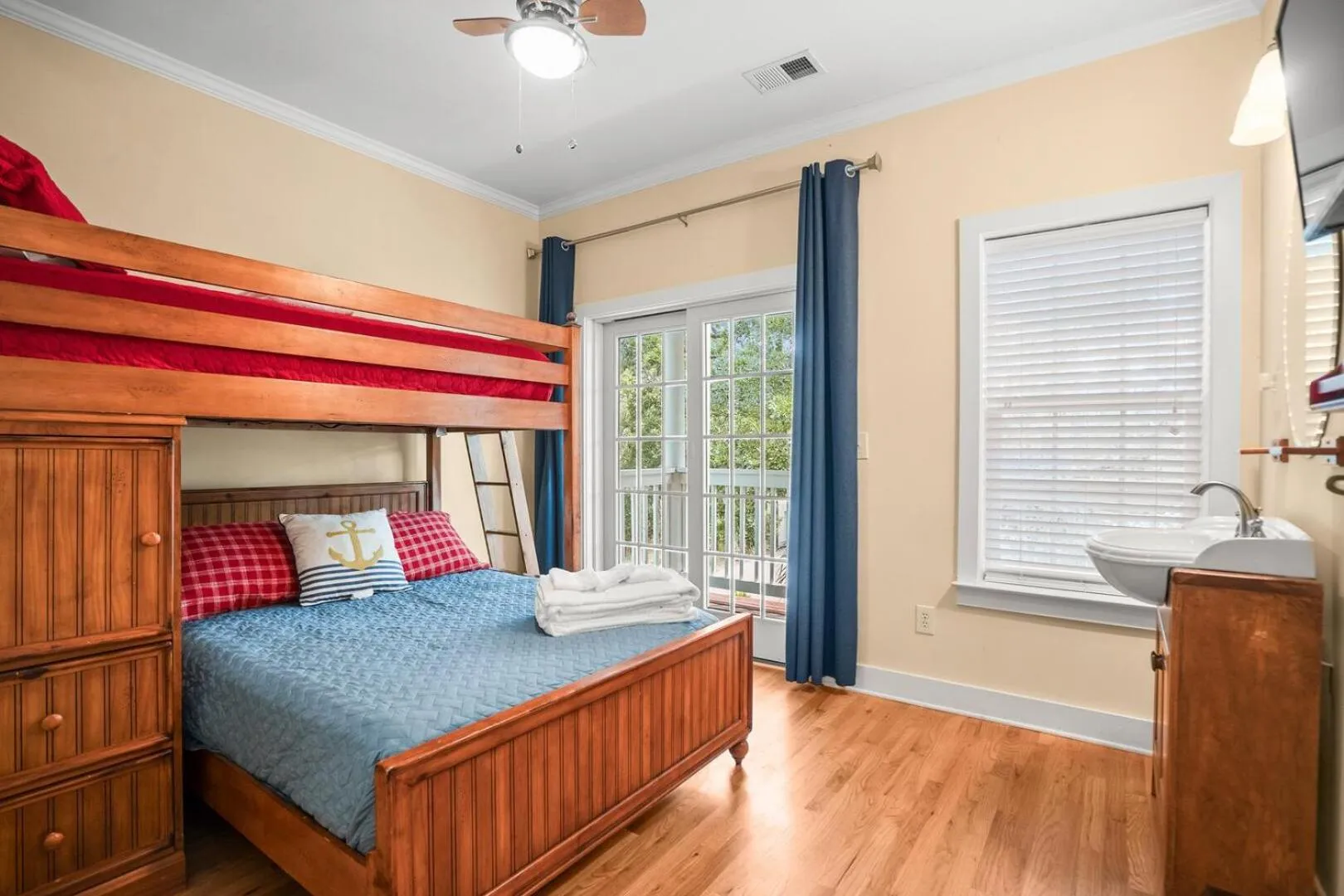 Bed in 694 Bonito Rd-Sandy Palms