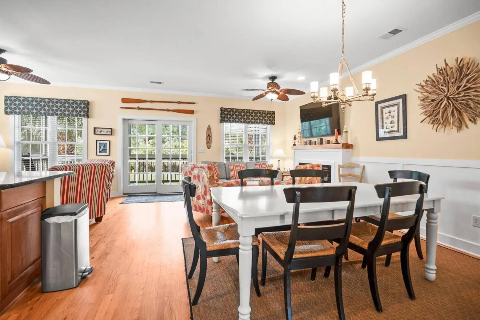 Dining area in 694 Bonito Rd-Sandy Palms