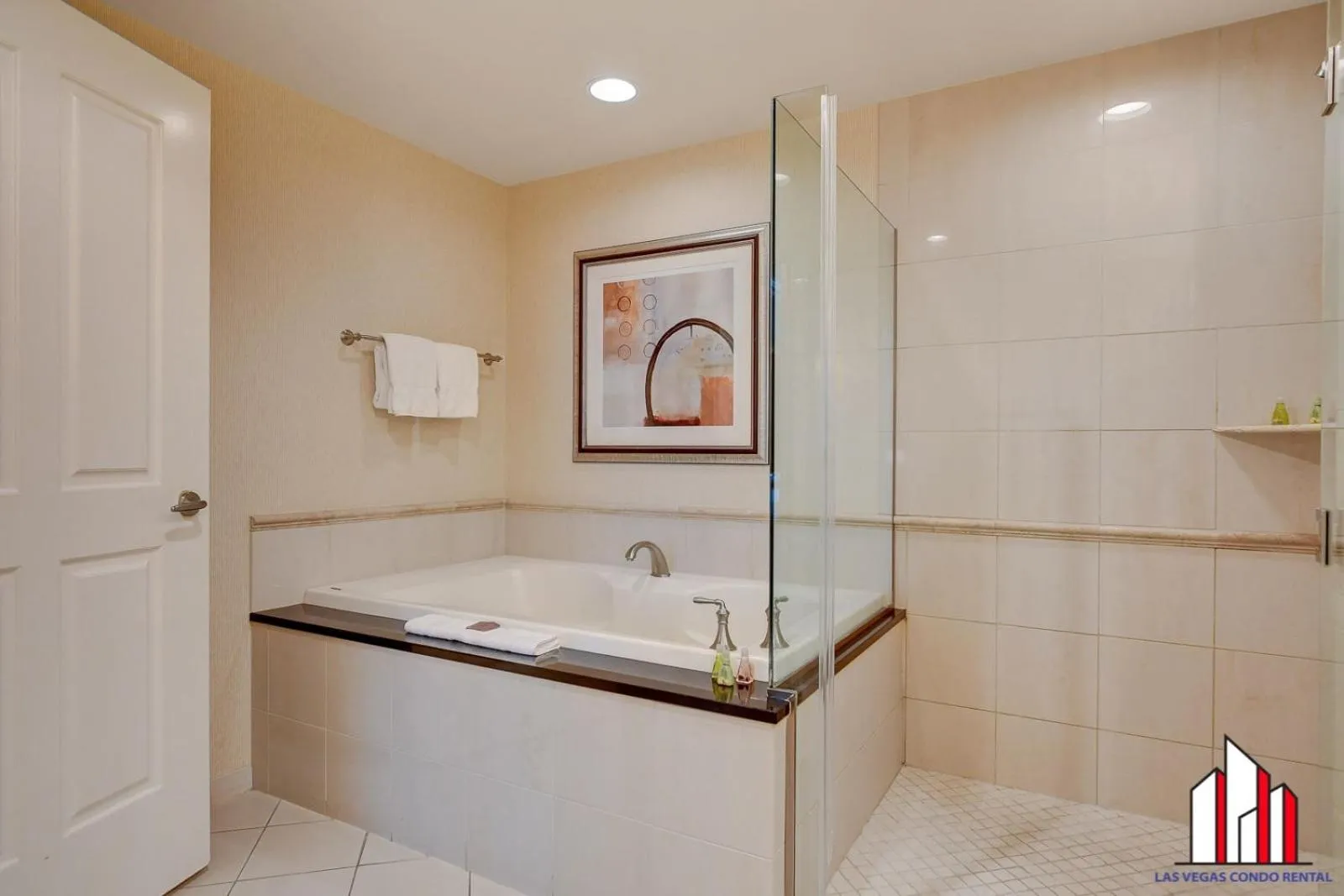 Signature 2Br3Ba F1 View Balcony Ste 34-819 and 21