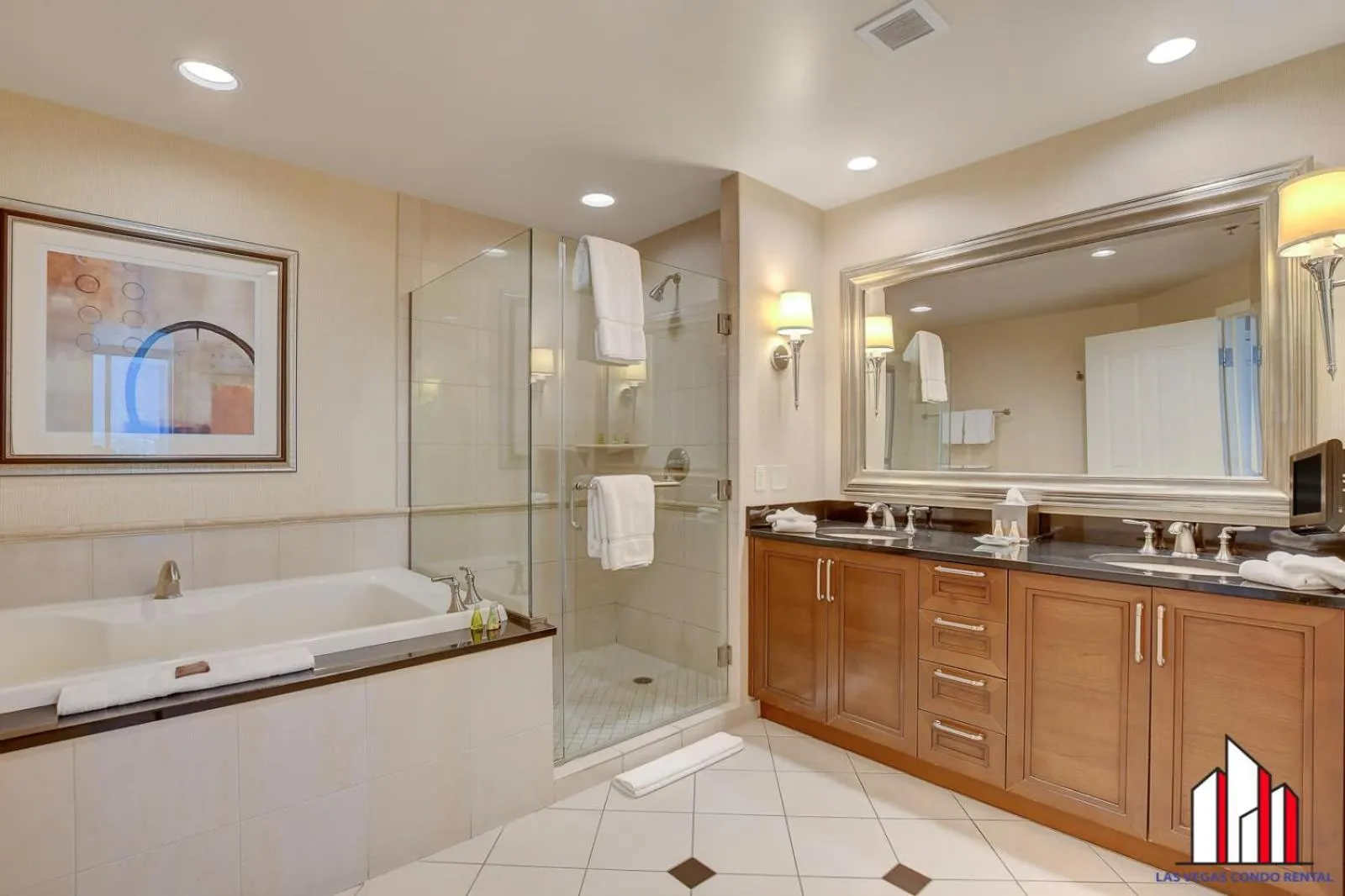 Signature 2Br3Ba F1 View Balcony Ste 34-819 and 21