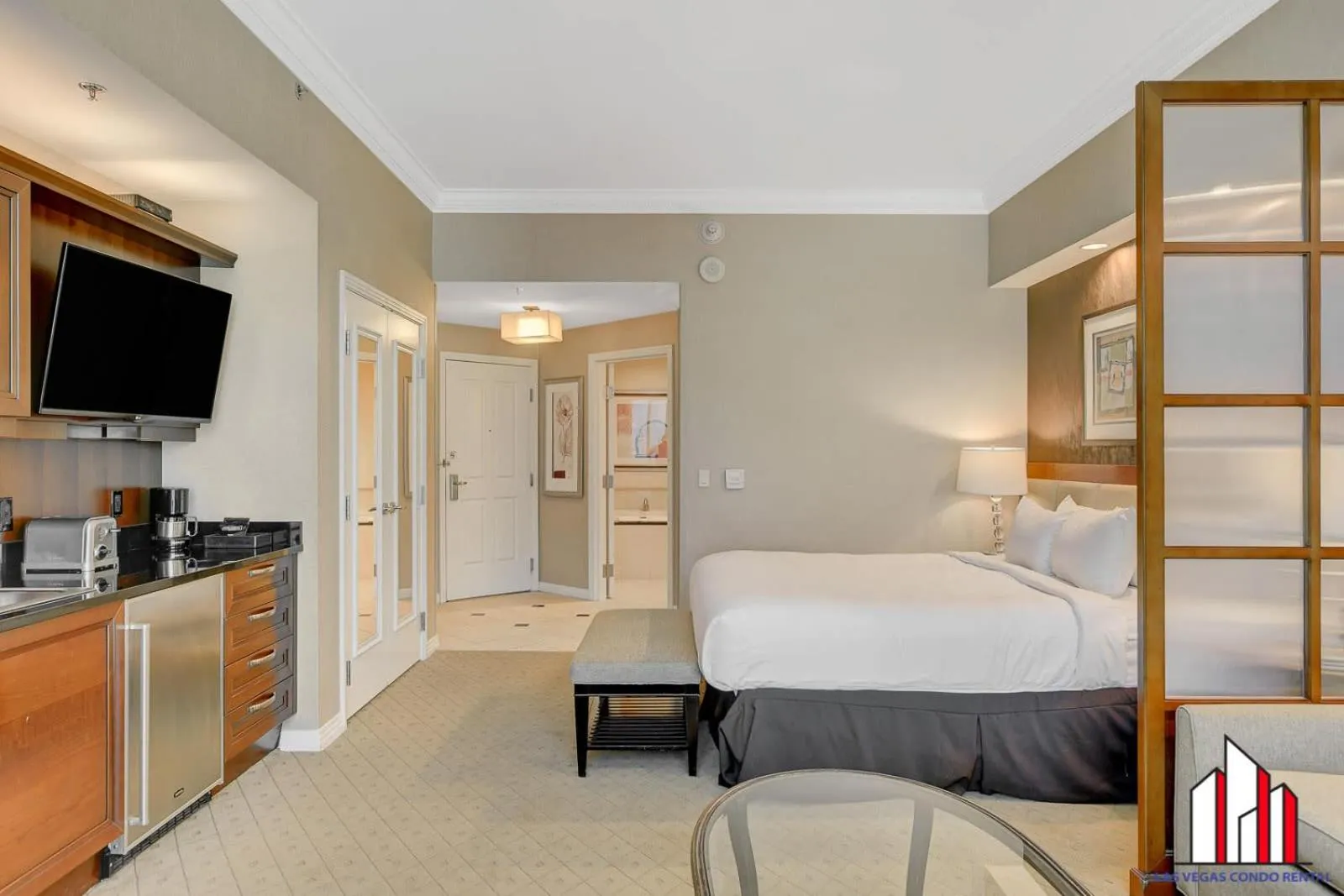 Bed in Signature 2Br3Ba F1 View Balcony Ste 34-819 and 21