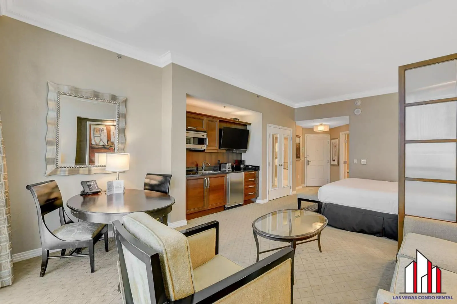 Bed in Signature 2Br3Ba F1 View Balcony Ste 34-819 and 21