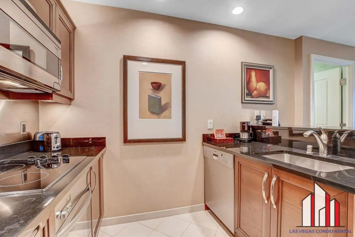 Signature 2Br3Ba F1 View Balcony Ste 21-701 and 03