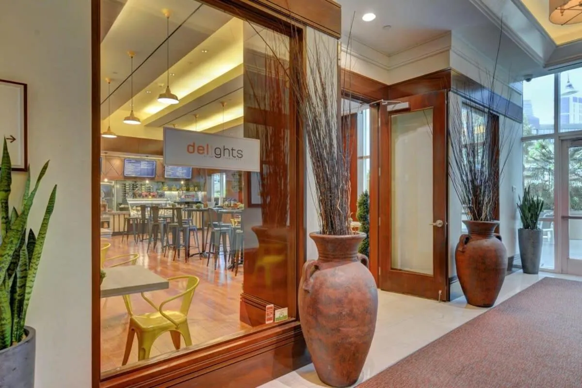 Signature 2Br3Ba F1 View Balcony Ste 21-701 and 03