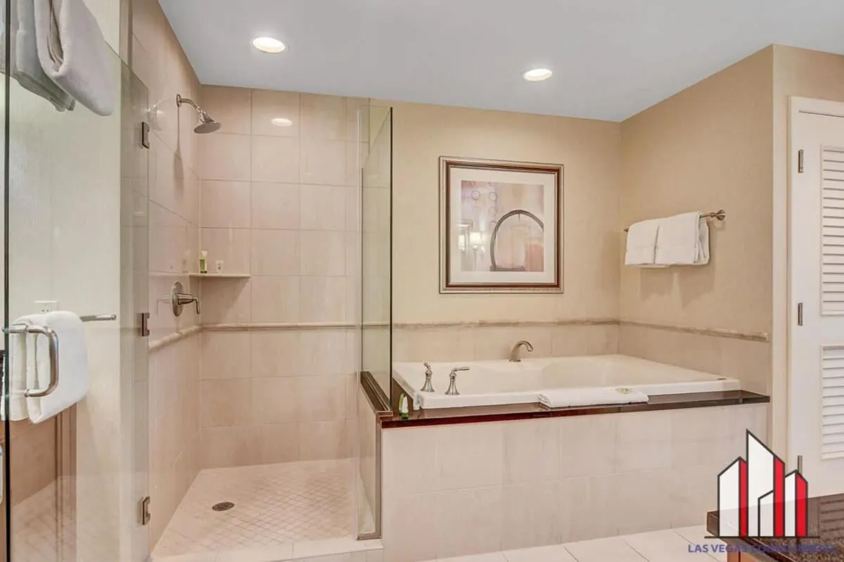 Signature 2Br3Ba F1 View Balcony Ste 21-701 and 03