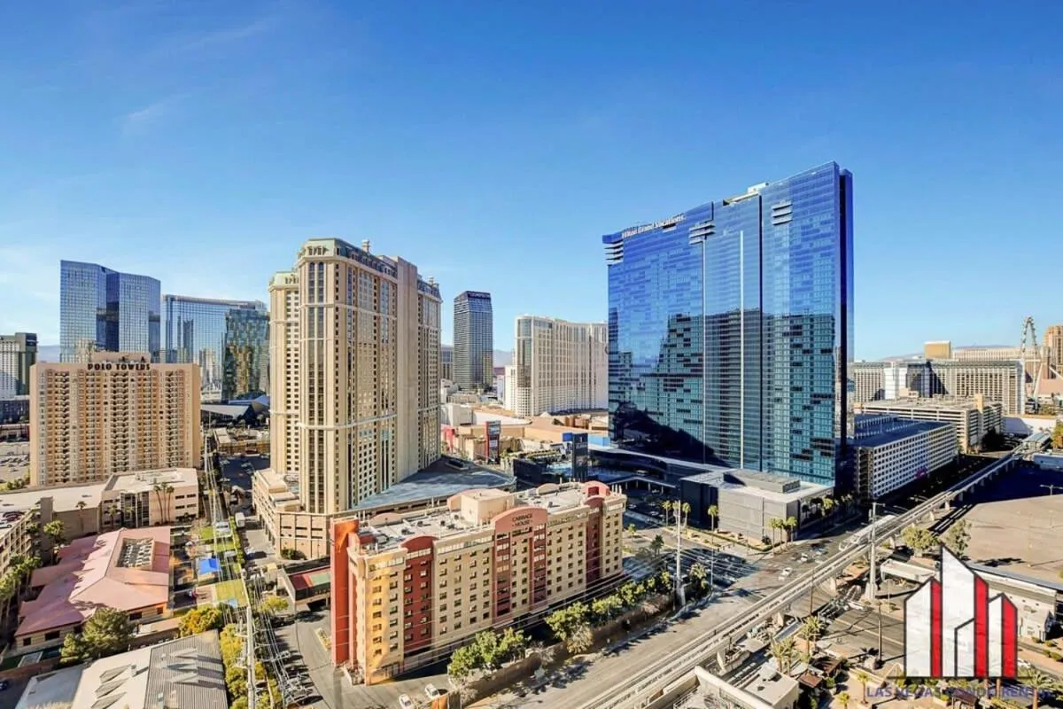 Signature 2Br3Ba F1 View Balcony Ste 21-701 and 03