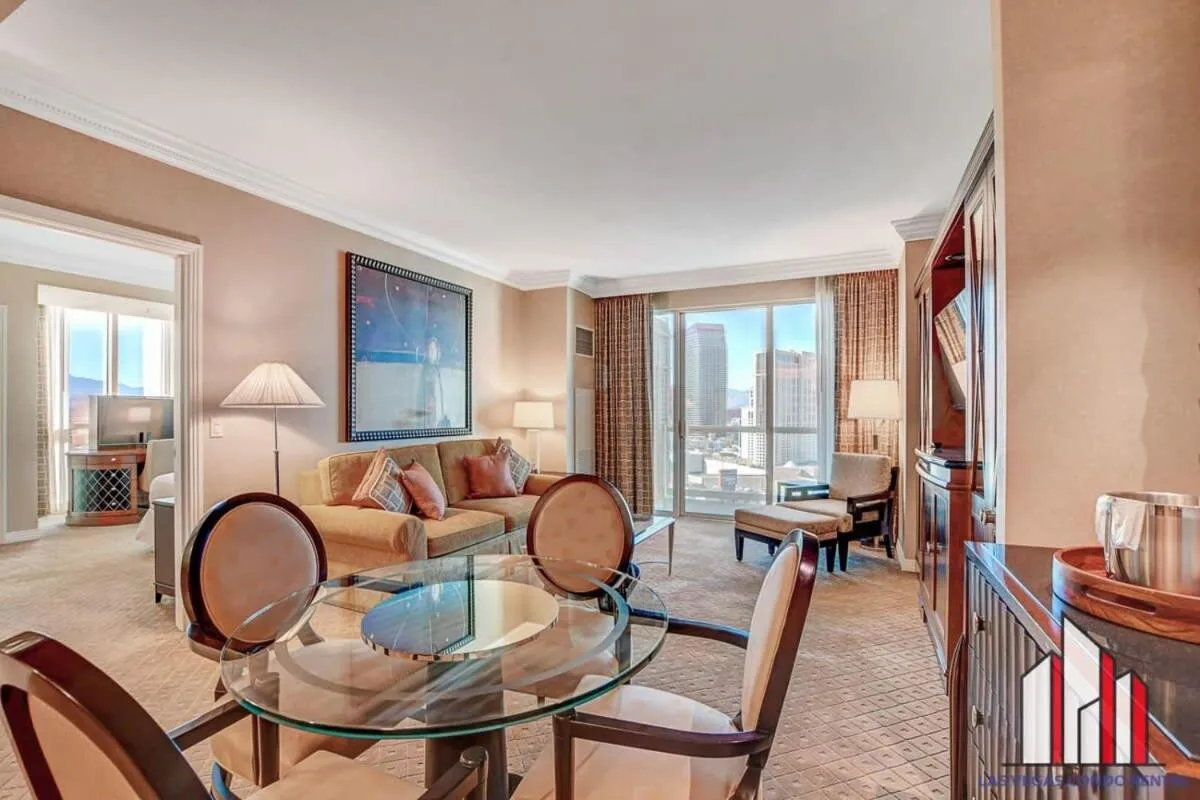 Signature 2Br3Ba F1 View Balcony Ste 21-701 and 03