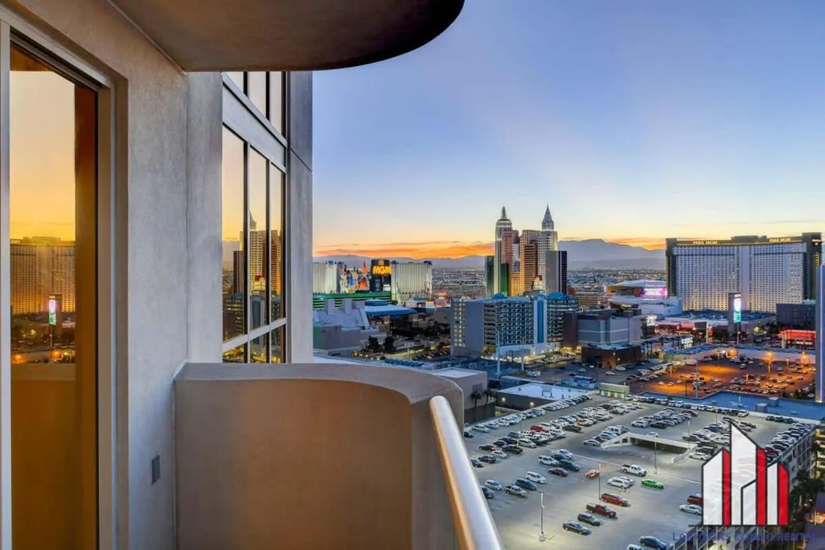 Signature 2Br3Ba F1 View Balcony Ste 21-701 and 03