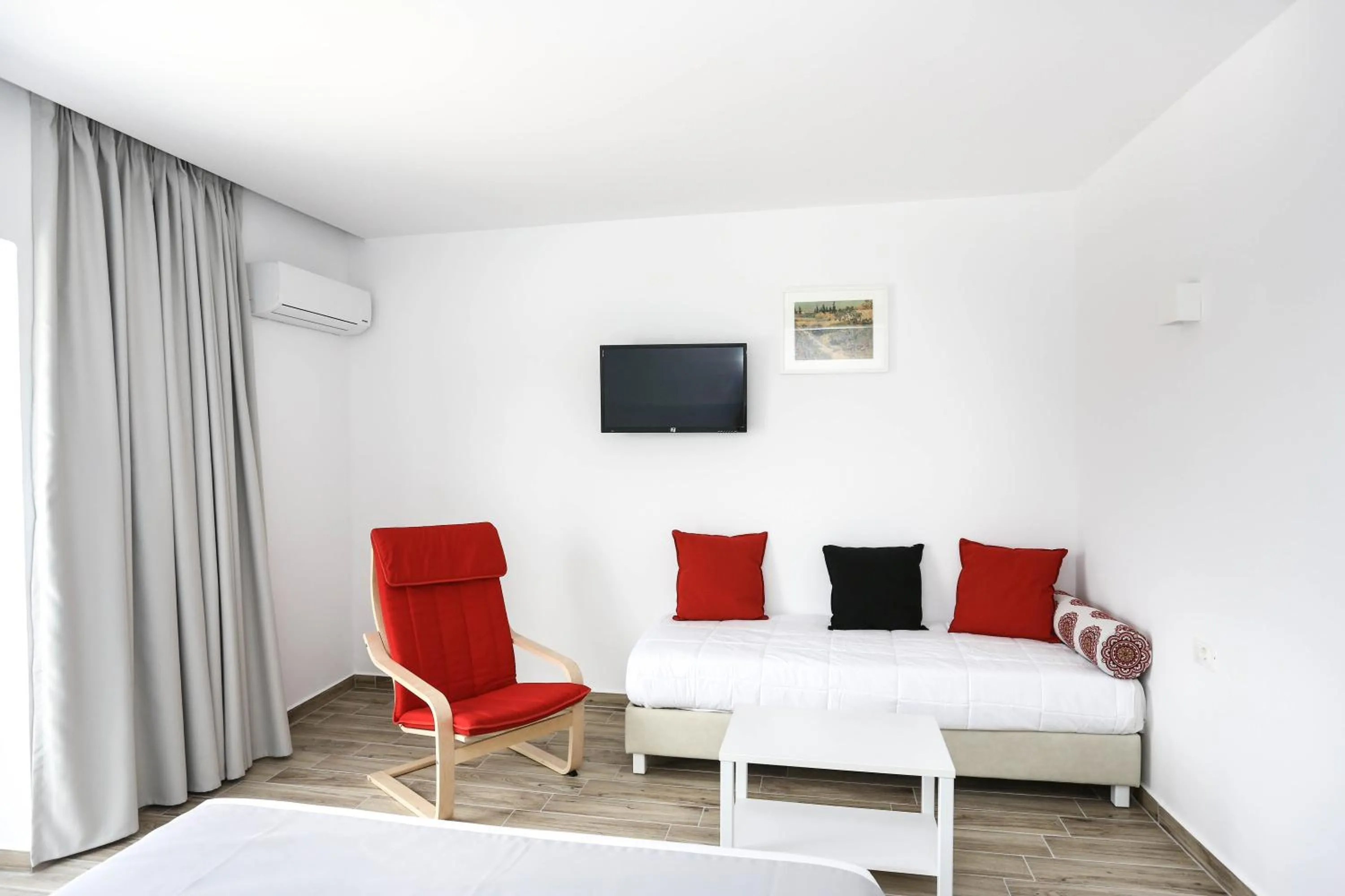 TV and multimedia in Blu Acqua Hotel