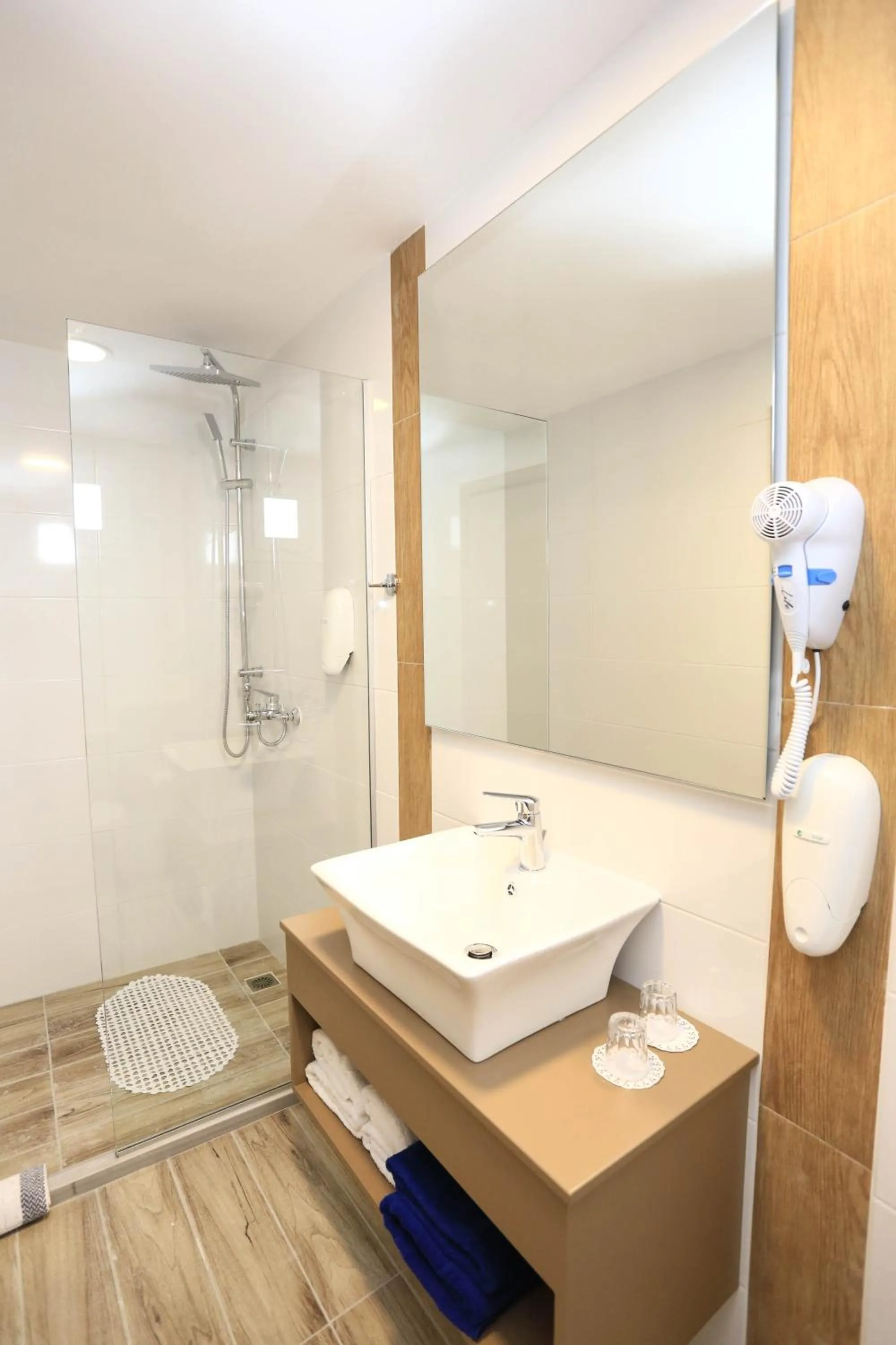 Bathroom in Blu Acqua Hotel