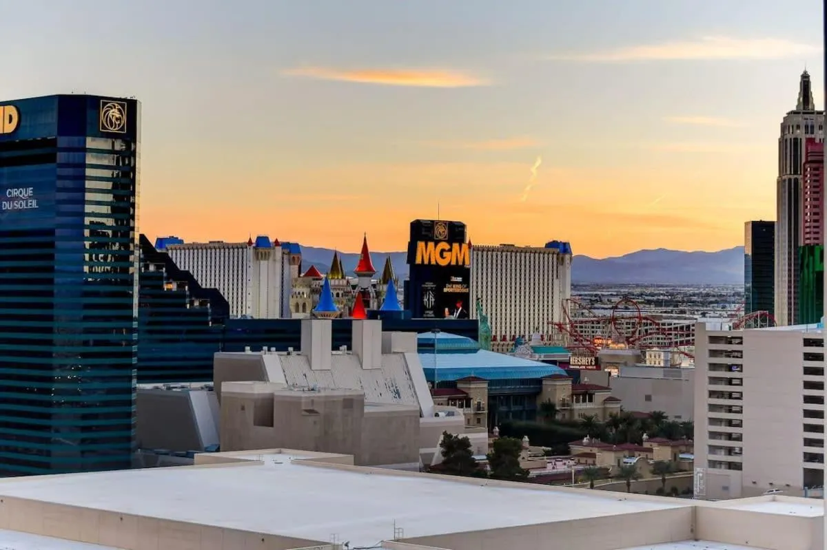 Signature 2Br3Ba balcony combo units 16-702 and 04