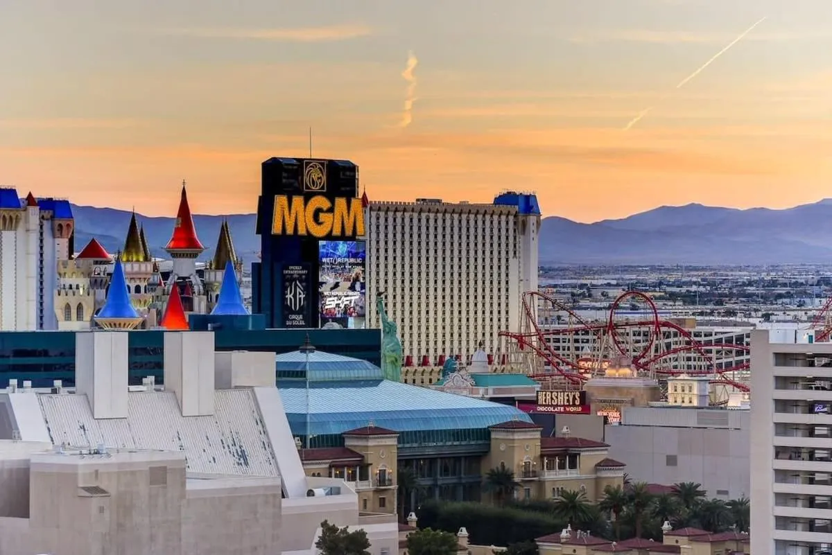 Signature 2Br3Ba balcony combo units 16-702 and 04