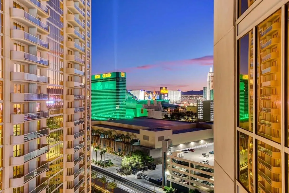 Signature 2Br3Ba balcony combo units 16-702 and 04