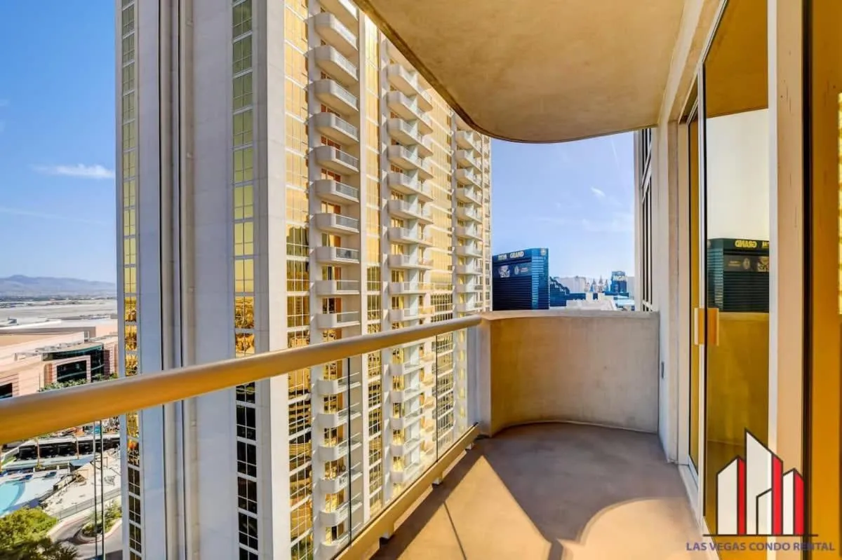 Signature 2Br3Ba balcony combo units 16-702 and 04