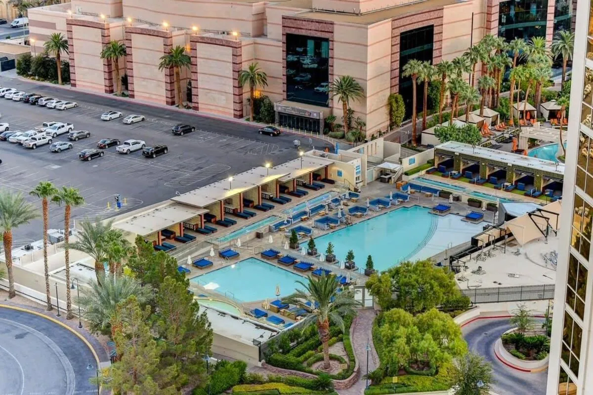 Signature 2Br3Ba balcony combo units 16-702 and 04