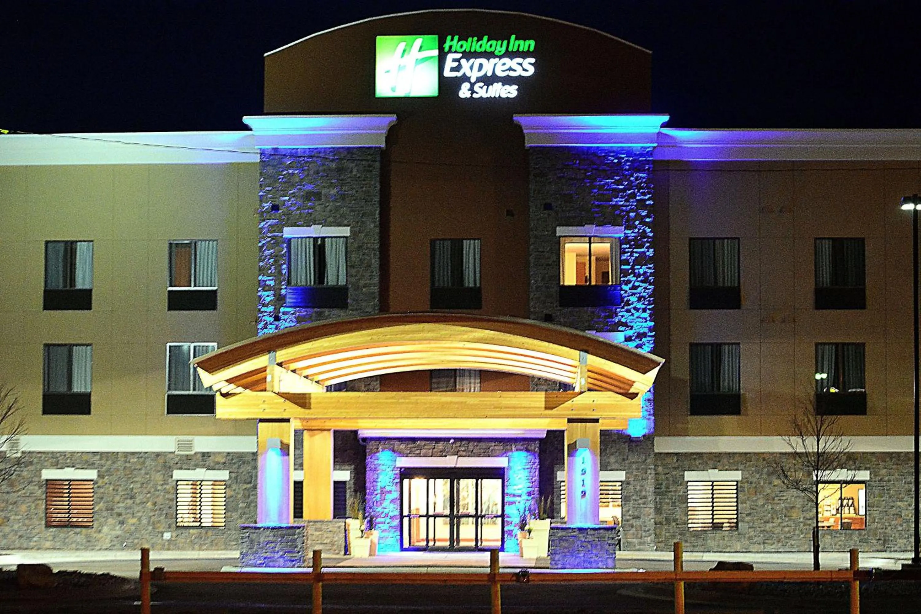 Property building in Holiday Inn Express & Suites Glendive by IHG