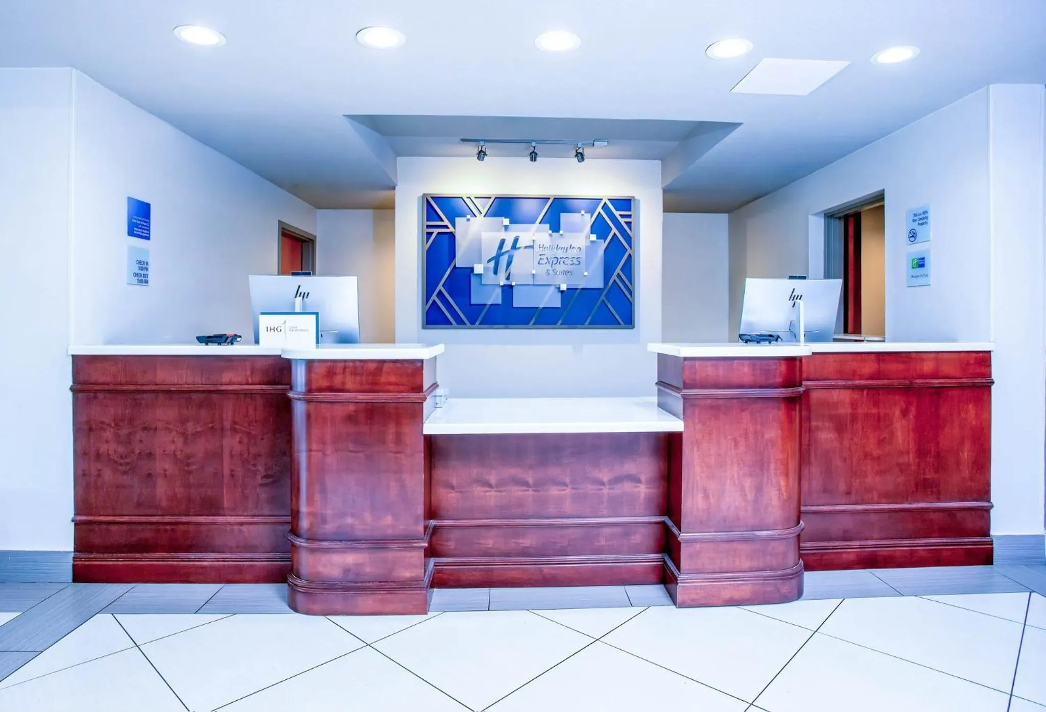 Property building in Holiday Inn Express & Suites Lantana by IHG