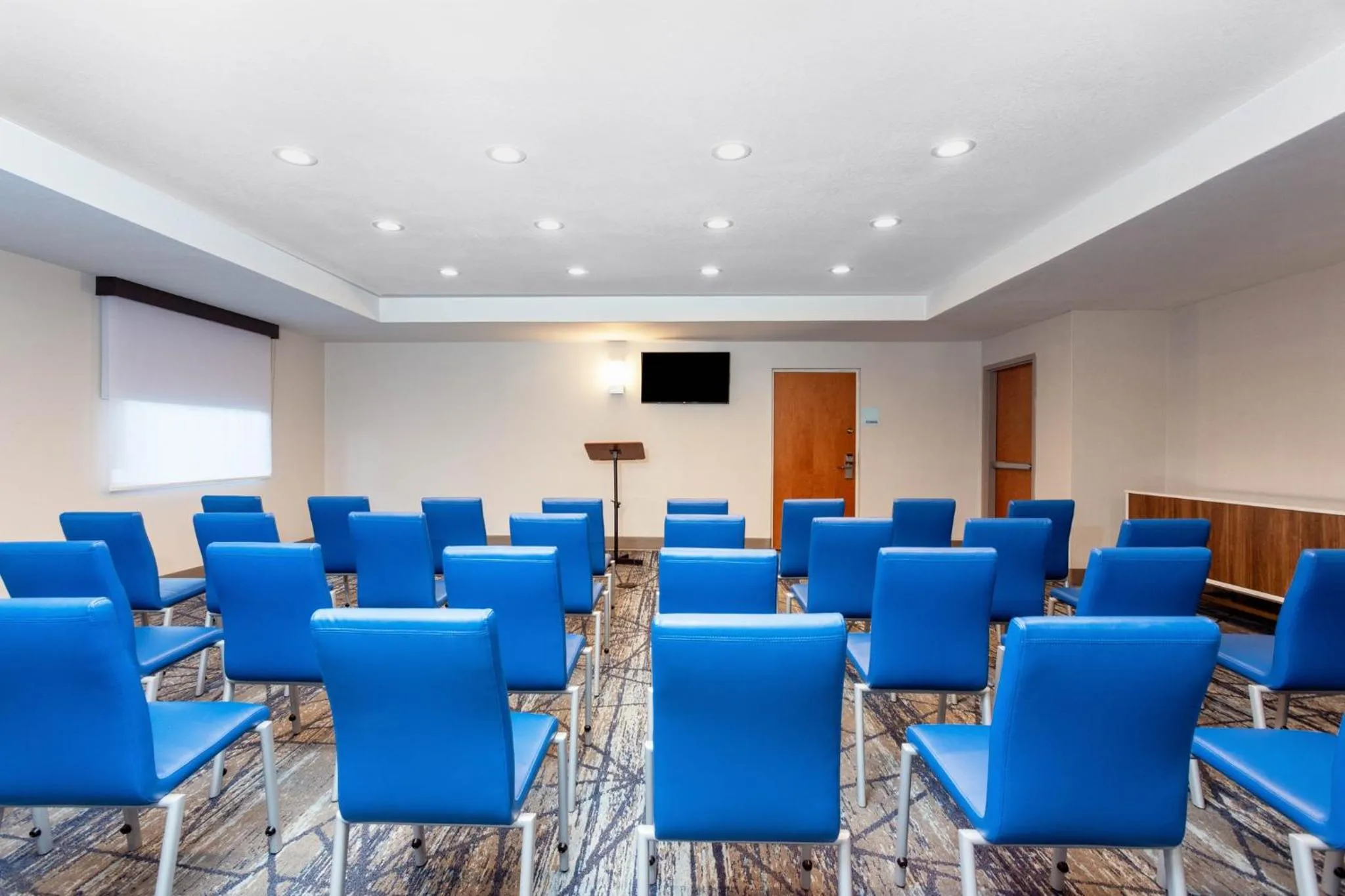 Meeting/conference room in Holiday Inn Express & Suites Lantana by IHG
