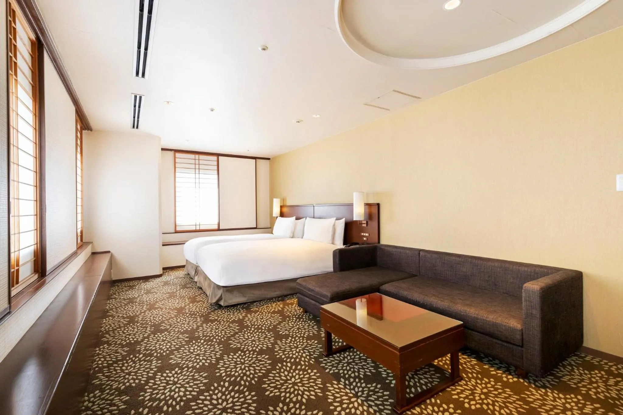 Photo of the whole room, Bed in ANA Holiday Inn Kanazawa Sky by IHG