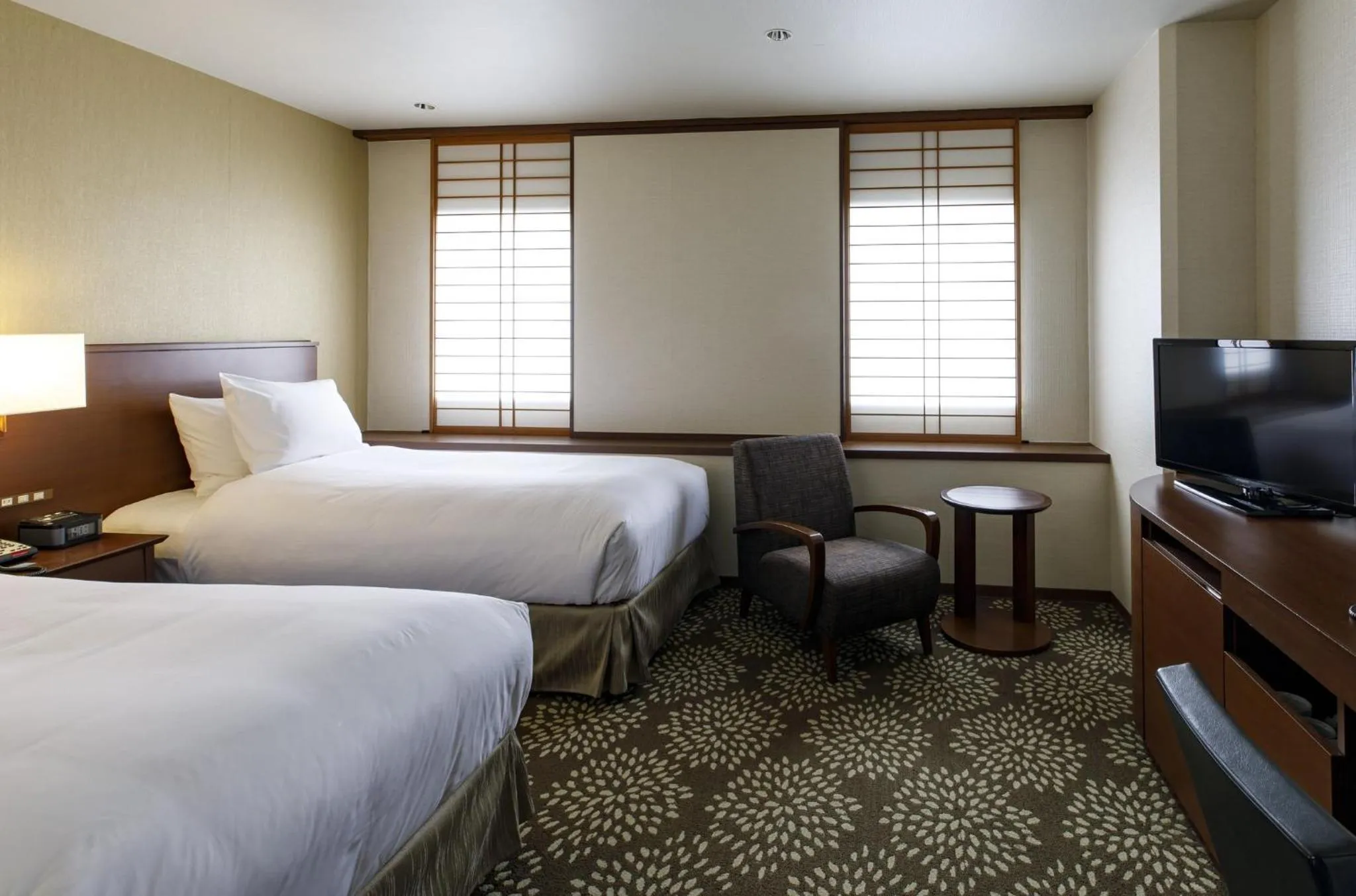 Photo of the whole room, Bed in ANA Holiday Inn Kanazawa Sky by IHG