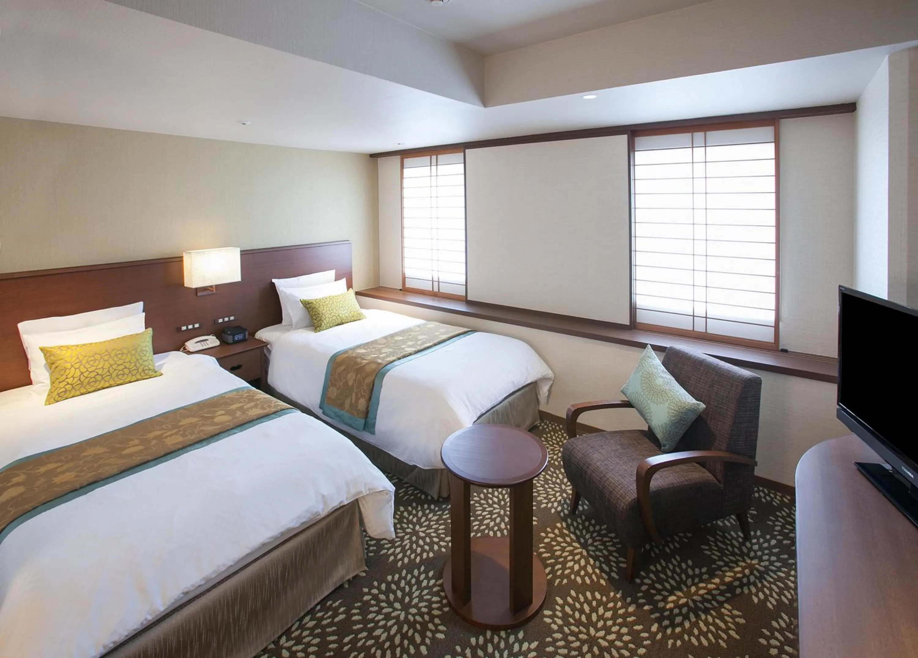 Photo of the whole room, Bed in ANA Holiday Inn Kanazawa Sky by IHG
