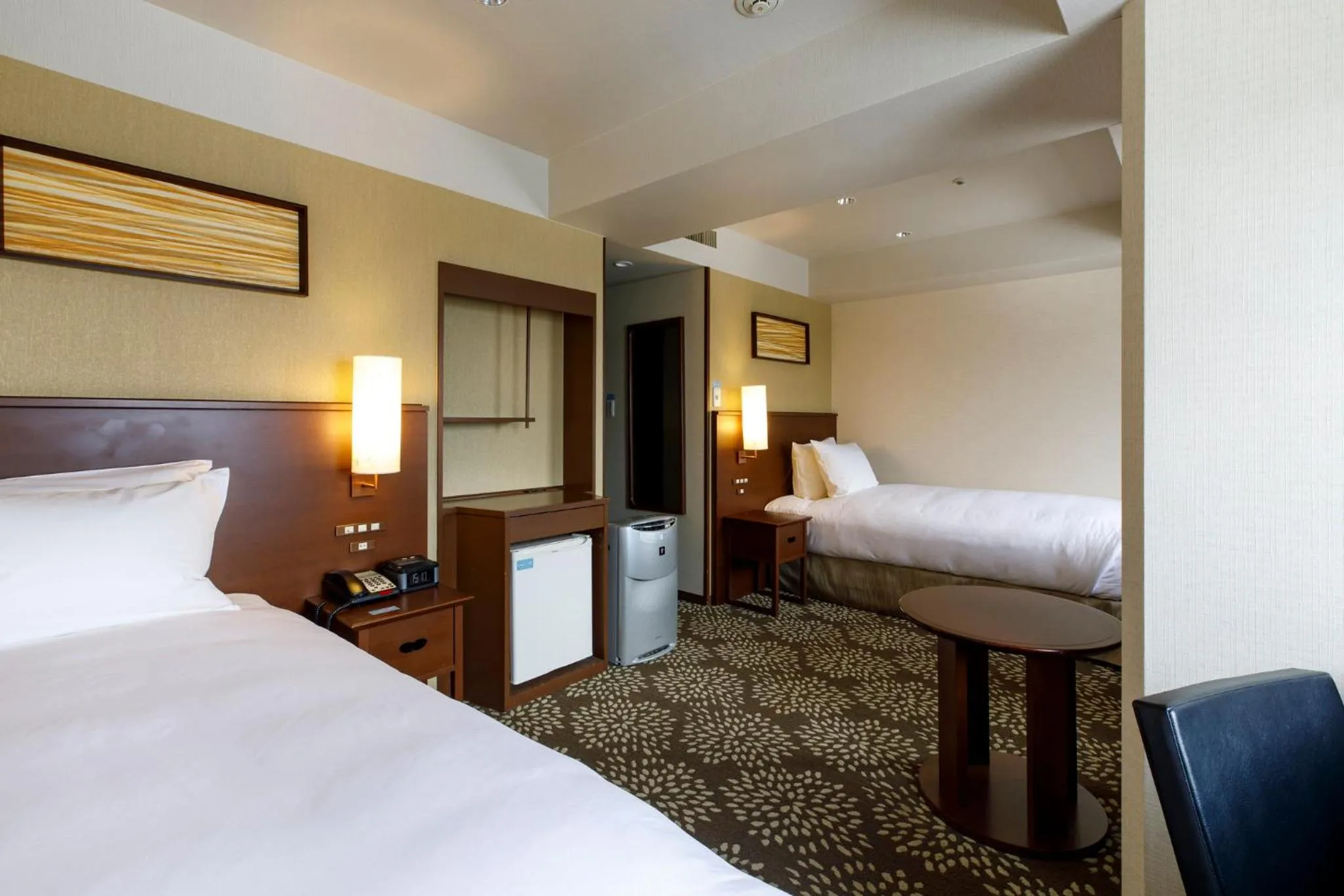 Photo of the whole room, Bed in ANA Holiday Inn Kanazawa Sky by IHG