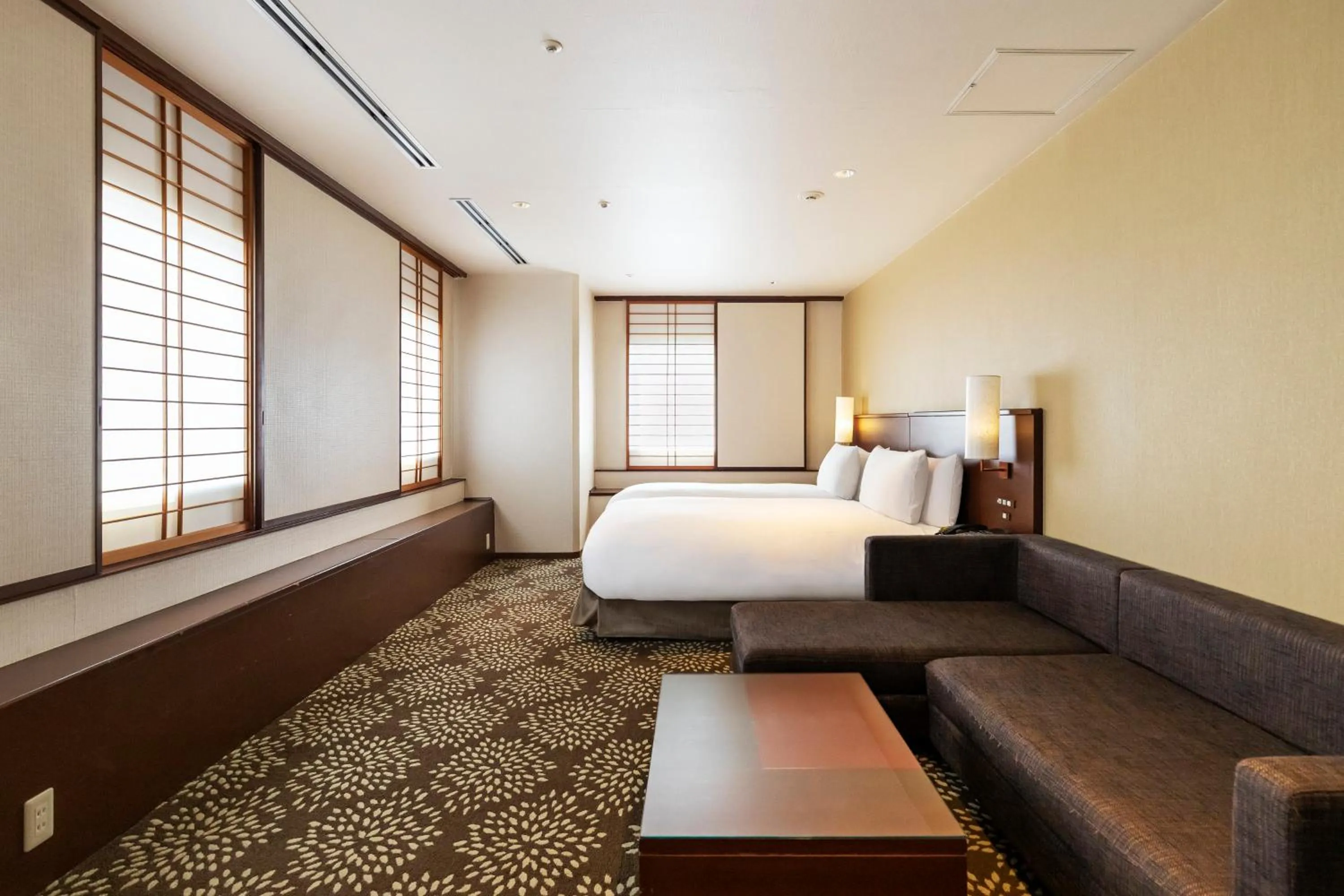 Photo of the whole room, Bed in ANA Holiday Inn Kanazawa Sky by IHG
