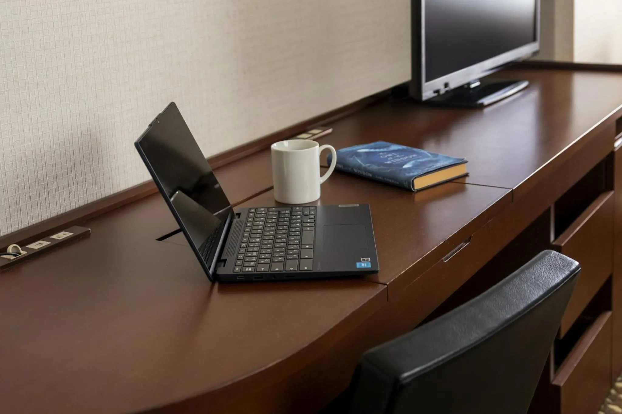 Photo of the whole room in ANA Holiday Inn Kanazawa Sky by IHG