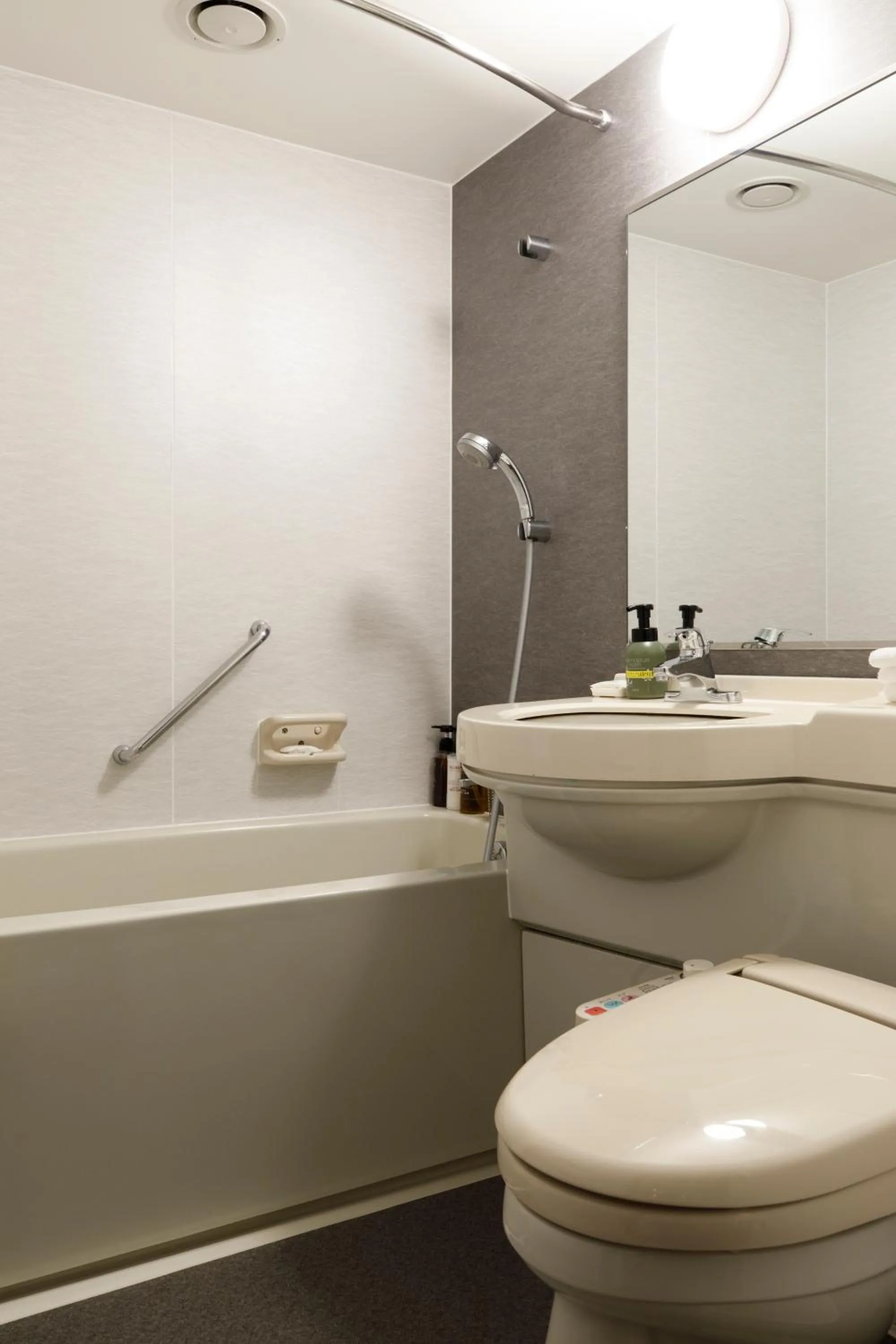 Shower in ANA Holiday Inn Kanazawa Sky by IHG