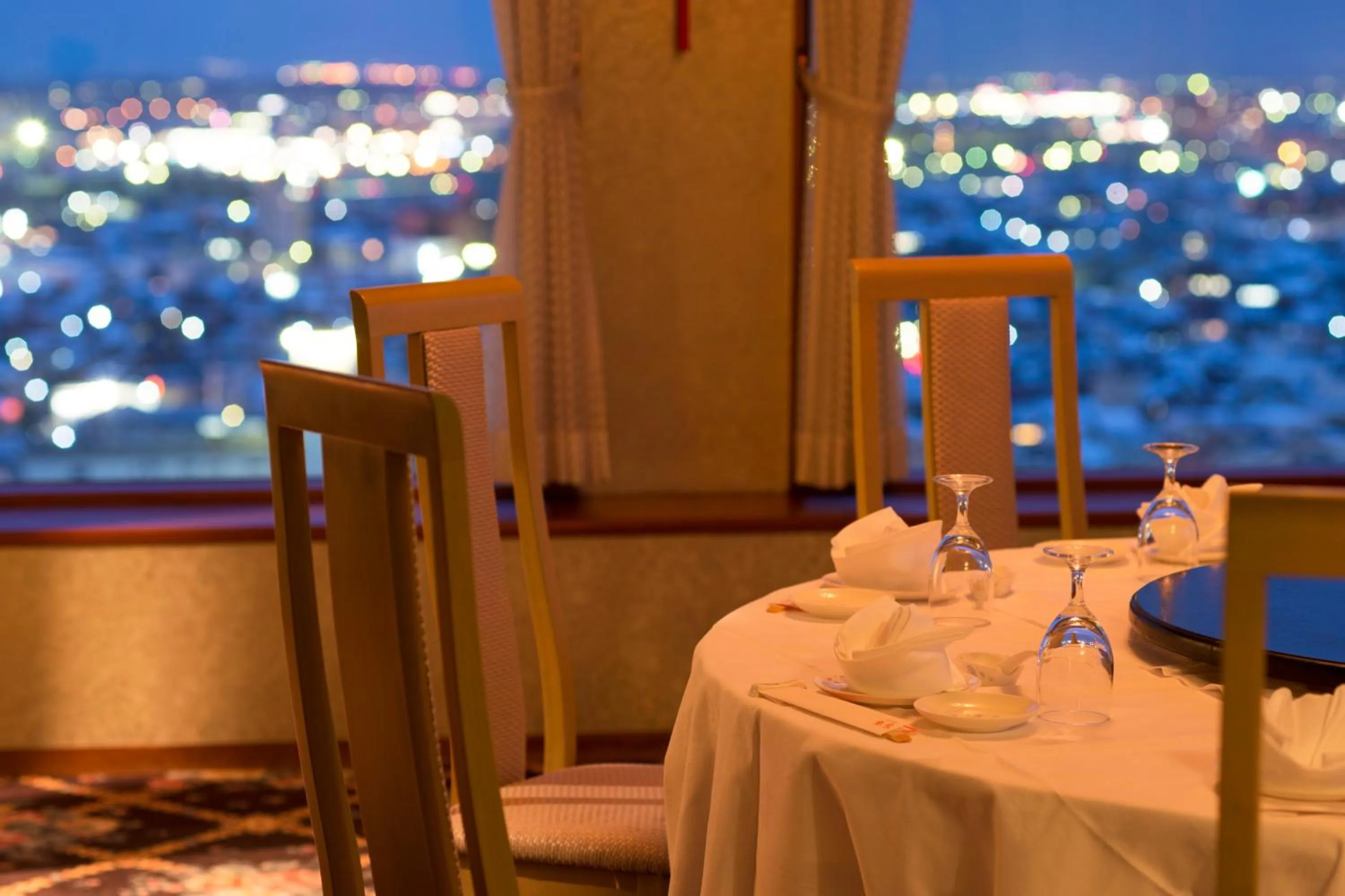 Restaurant/places to eat in ANA Holiday Inn Kanazawa Sky by IHG