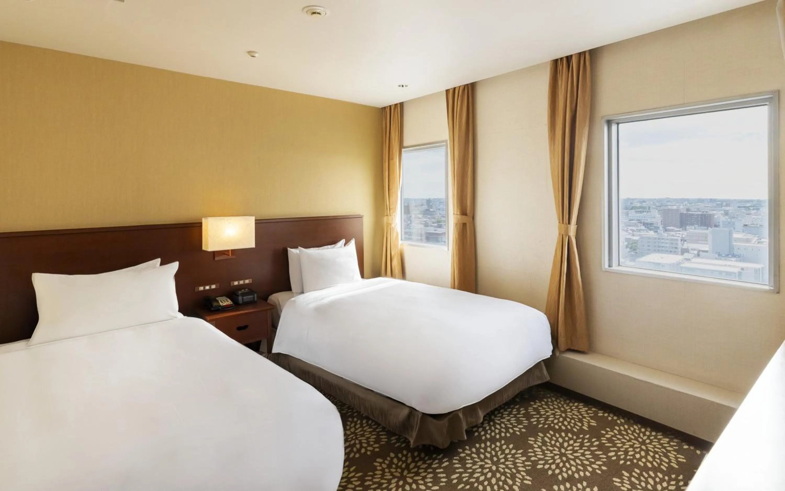 Photo of the whole room, Bed in ANA Holiday Inn Kanazawa Sky by IHG