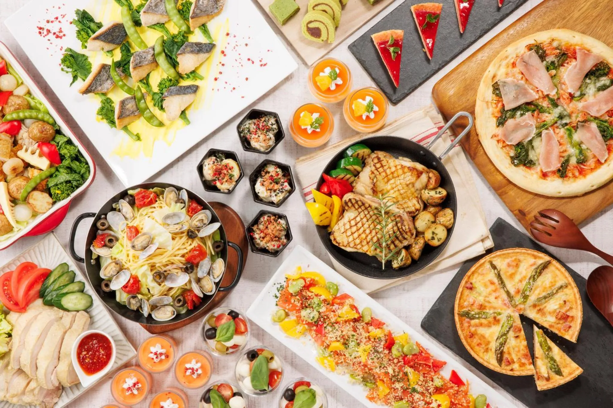 Restaurant/places to eat in ANA Holiday Inn Kanazawa Sky by IHG