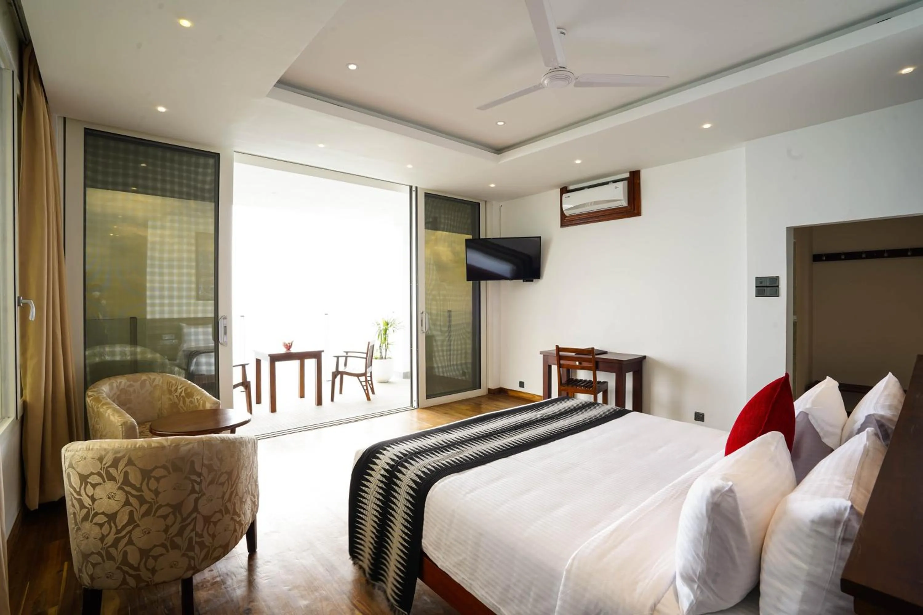 Bed in A'Lankaa Resorts & Spa