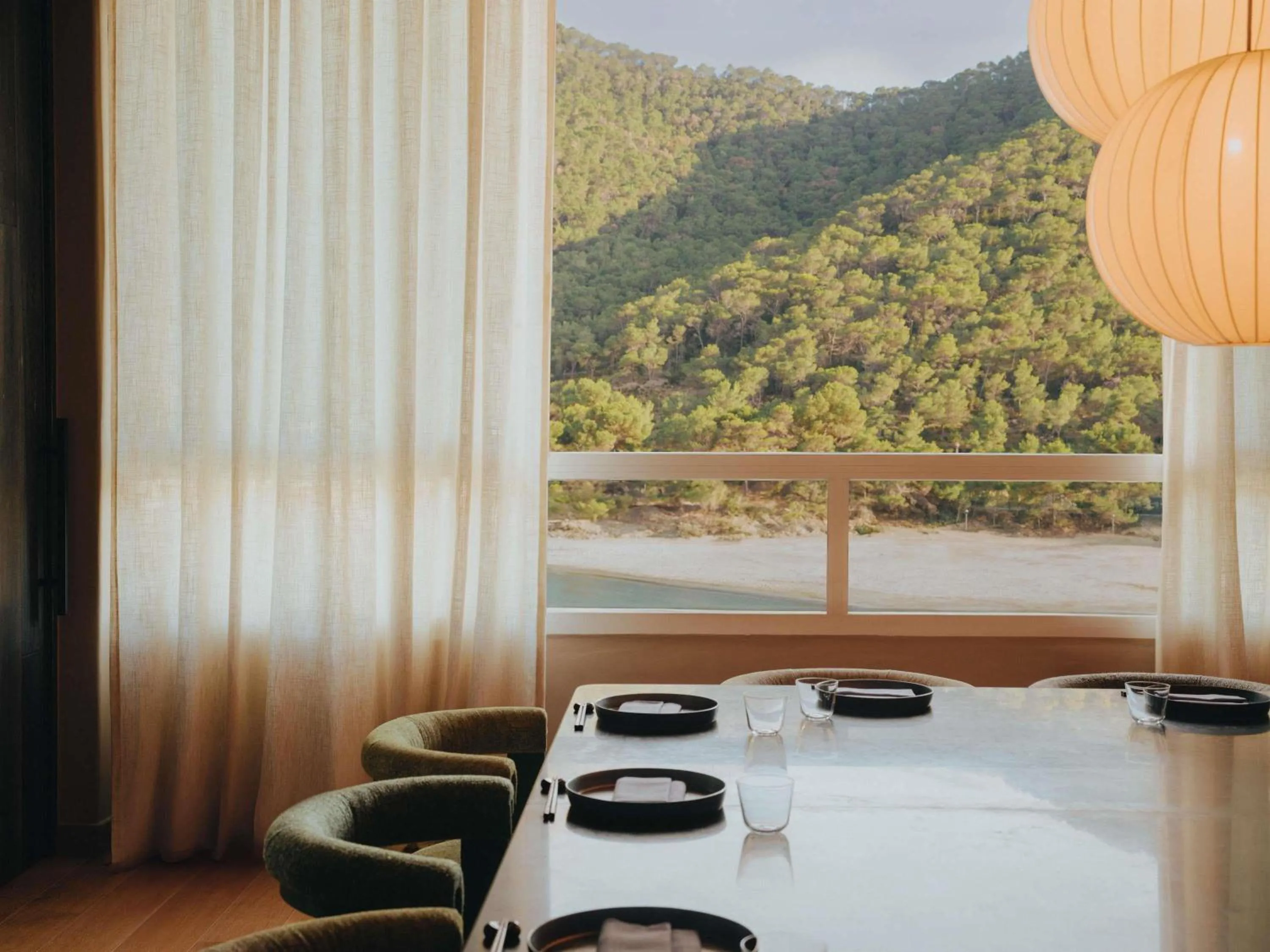 Restaurant/places to eat in Mondrian Ibiza