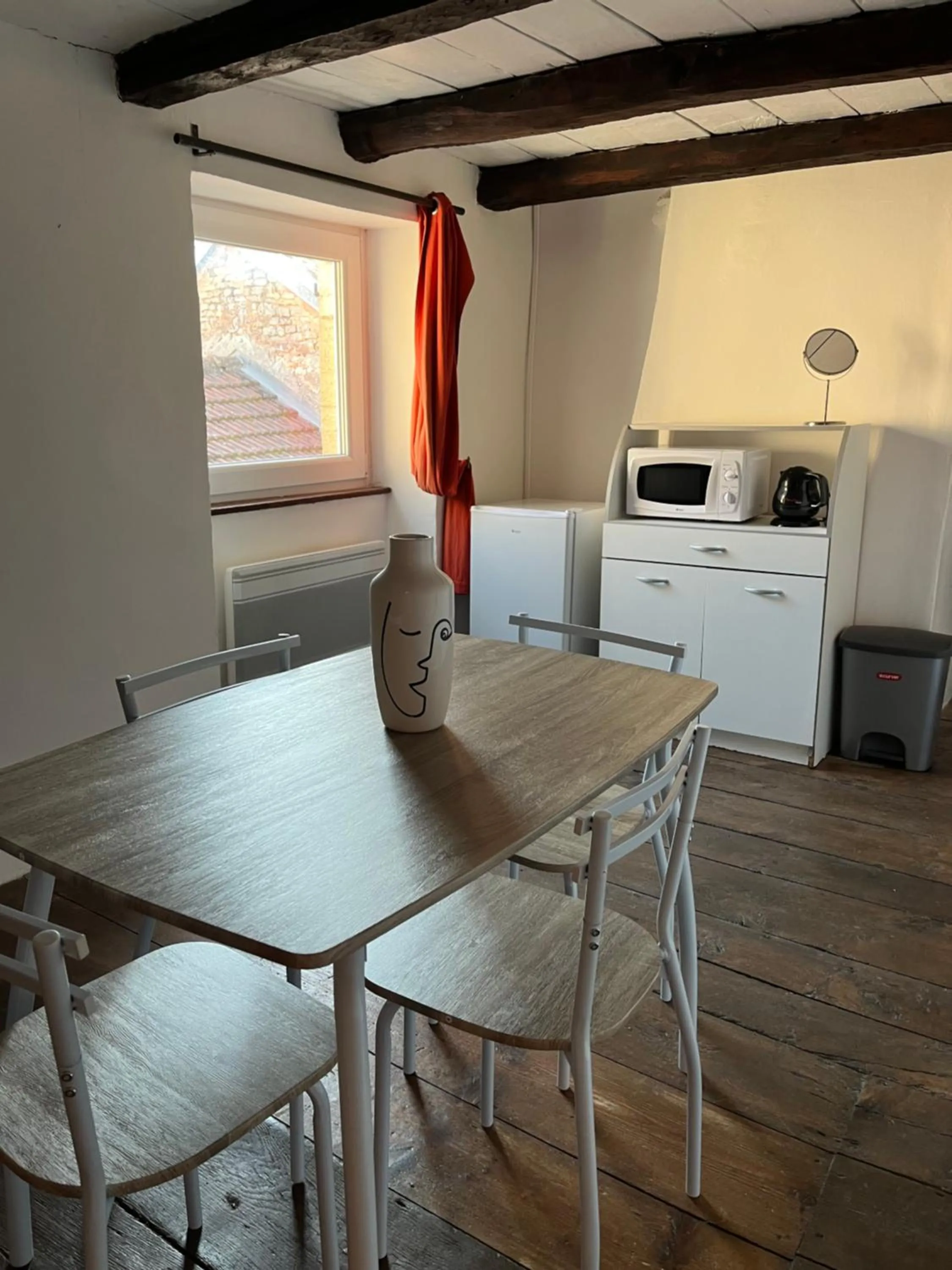 Dining area in Chambre privée
