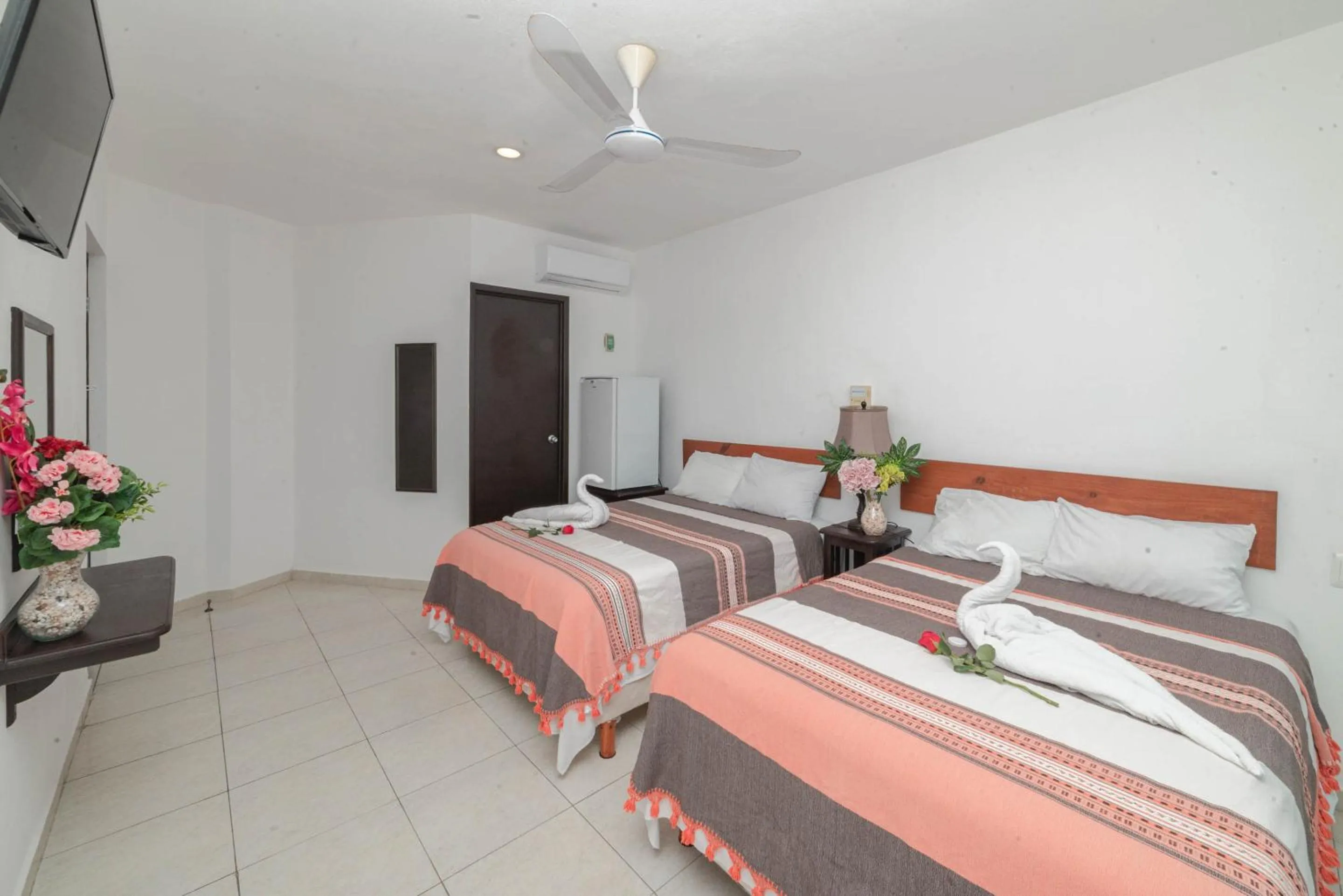 Bed in Hotel La Trigueña