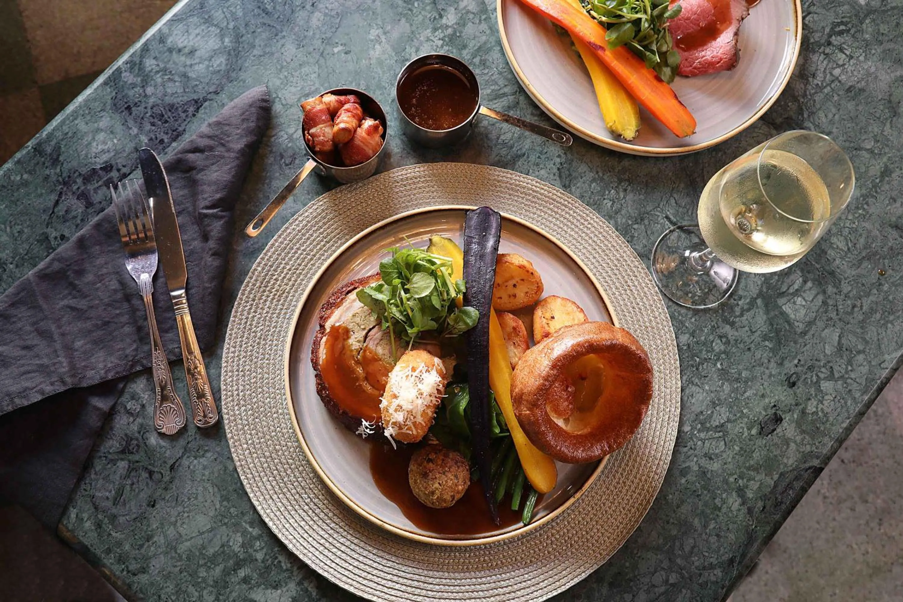 Food and drinks in Royal Station Hotel- Part of the Cairn Collection