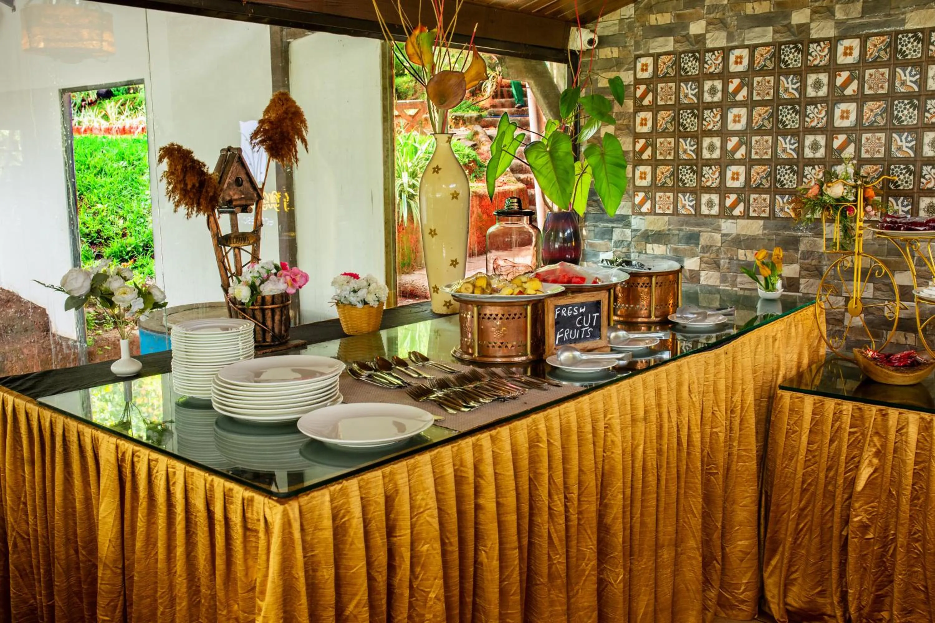 Restaurant/places to eat in Stone Water Eco Resort