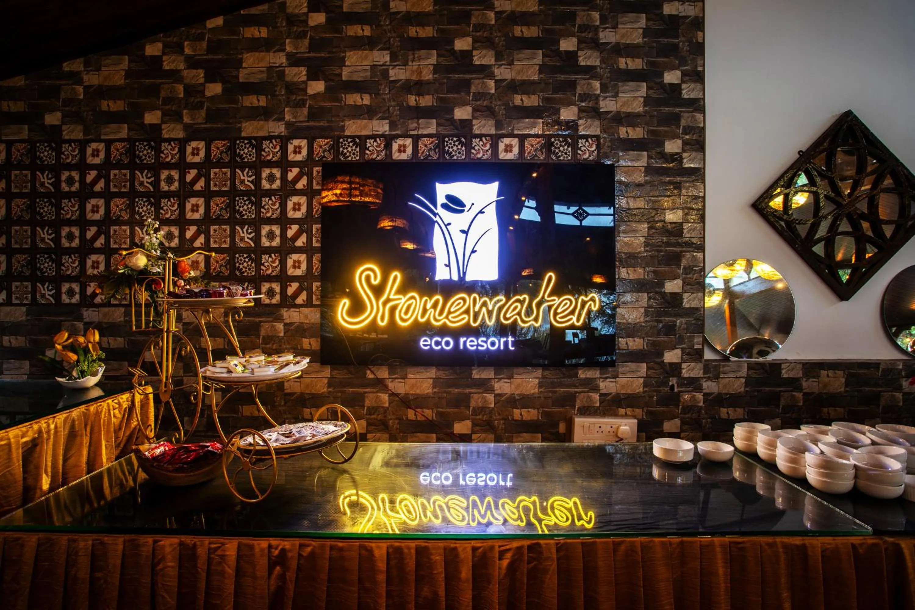 Restaurant/places to eat in Stone Water Eco Resort