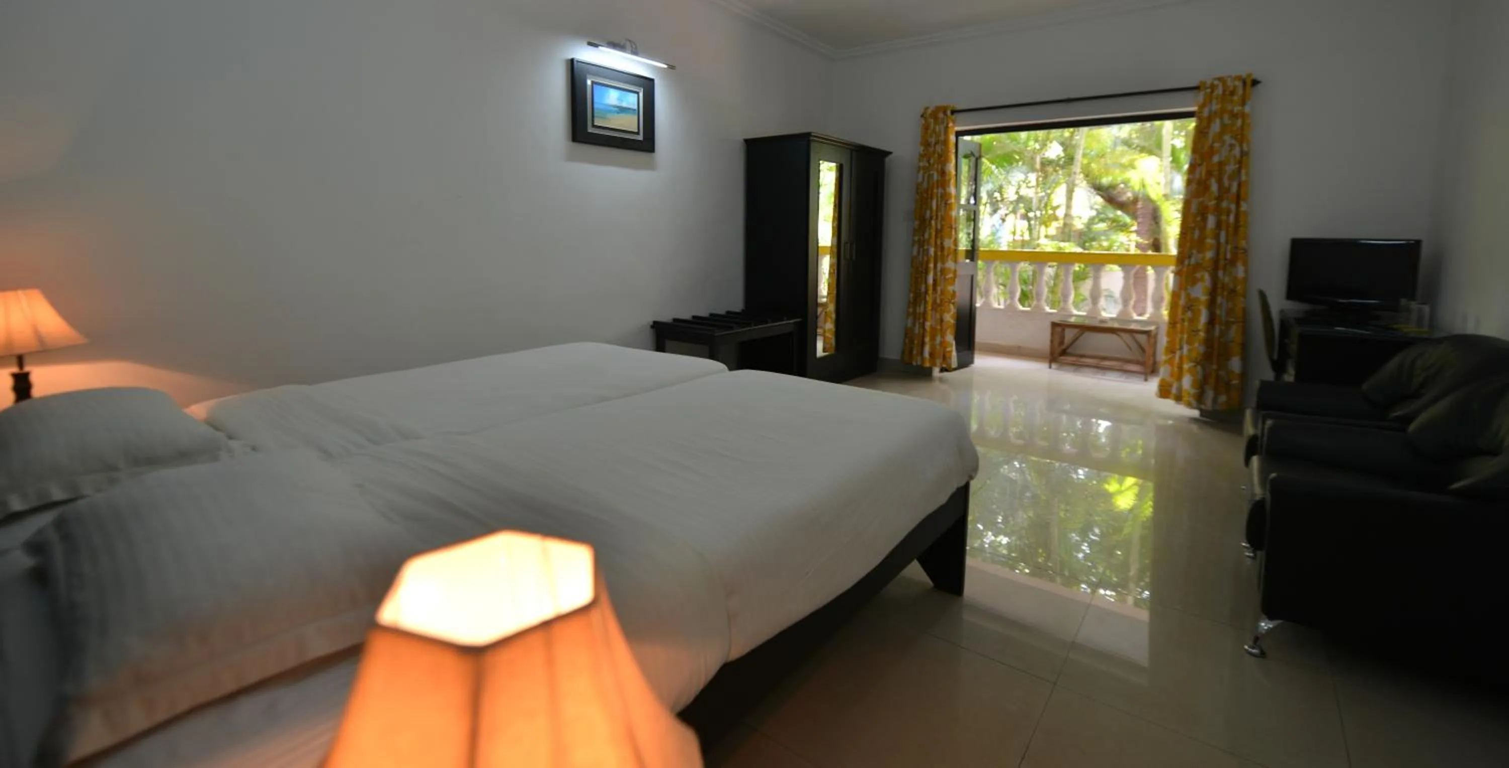 Bedroom, Bed in Silver Sands Sunshine - Angaara