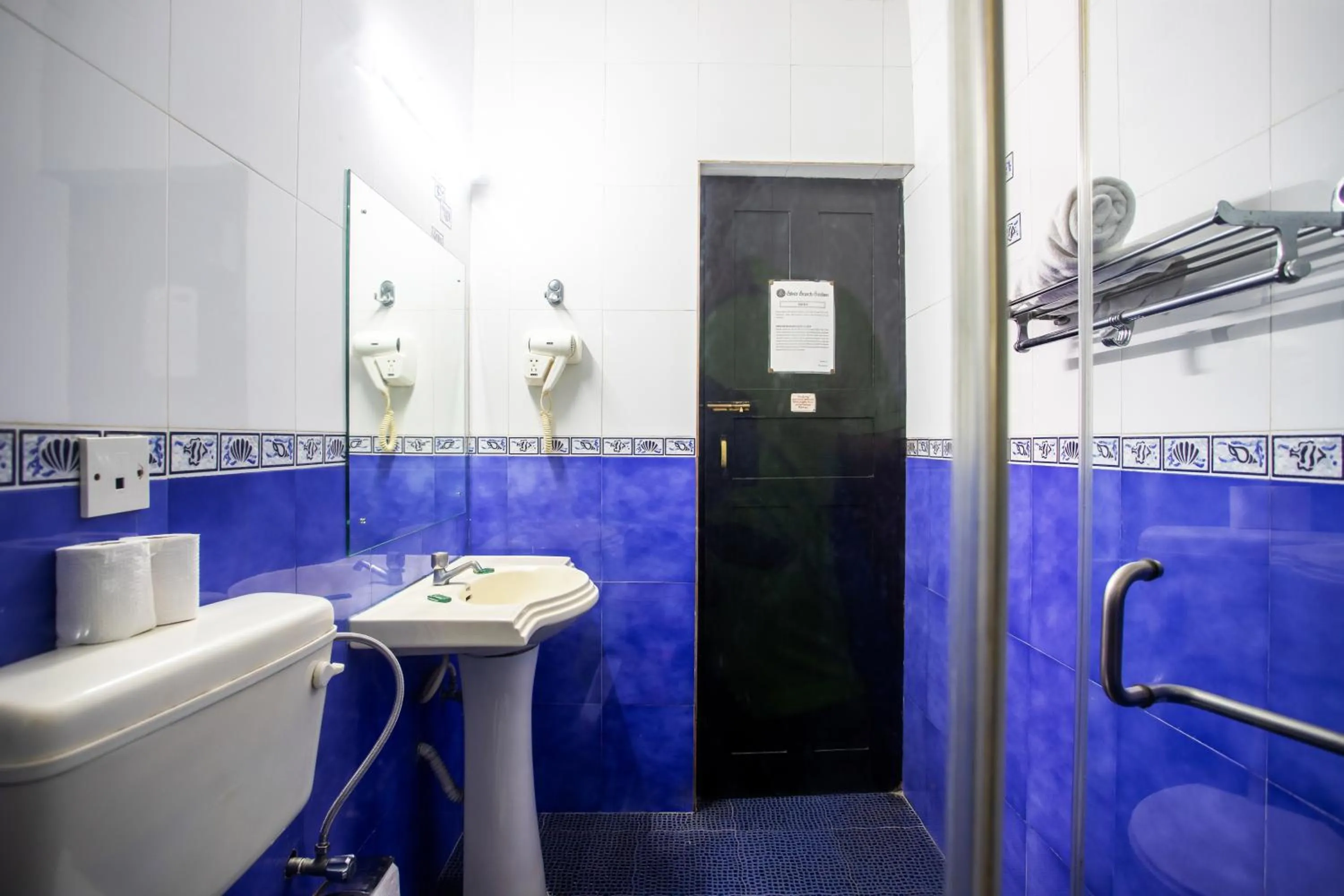 Bathroom in Silver Sands Sunshine - Angaara