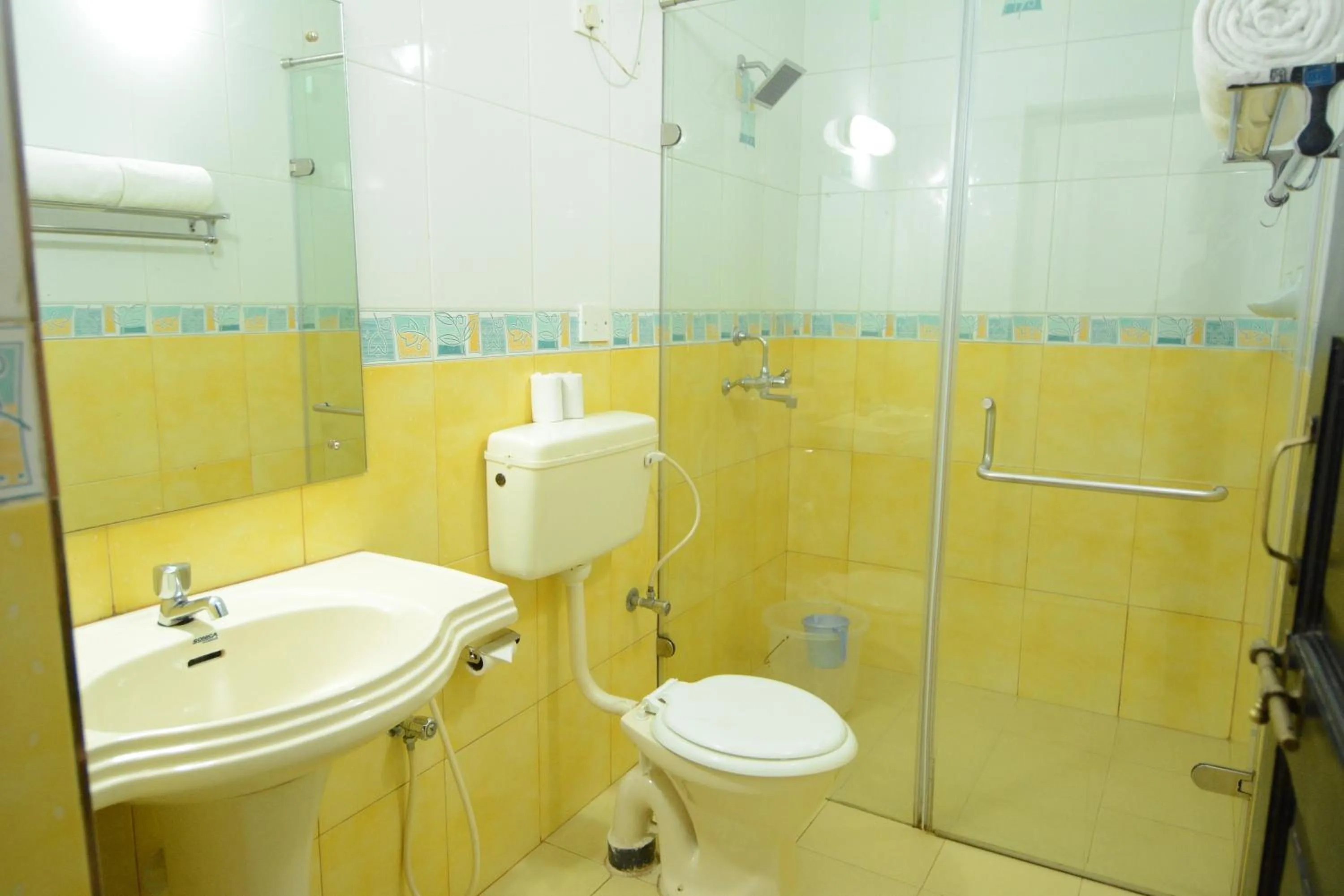 Bathroom in Silver Sands Sunshine - Angaara