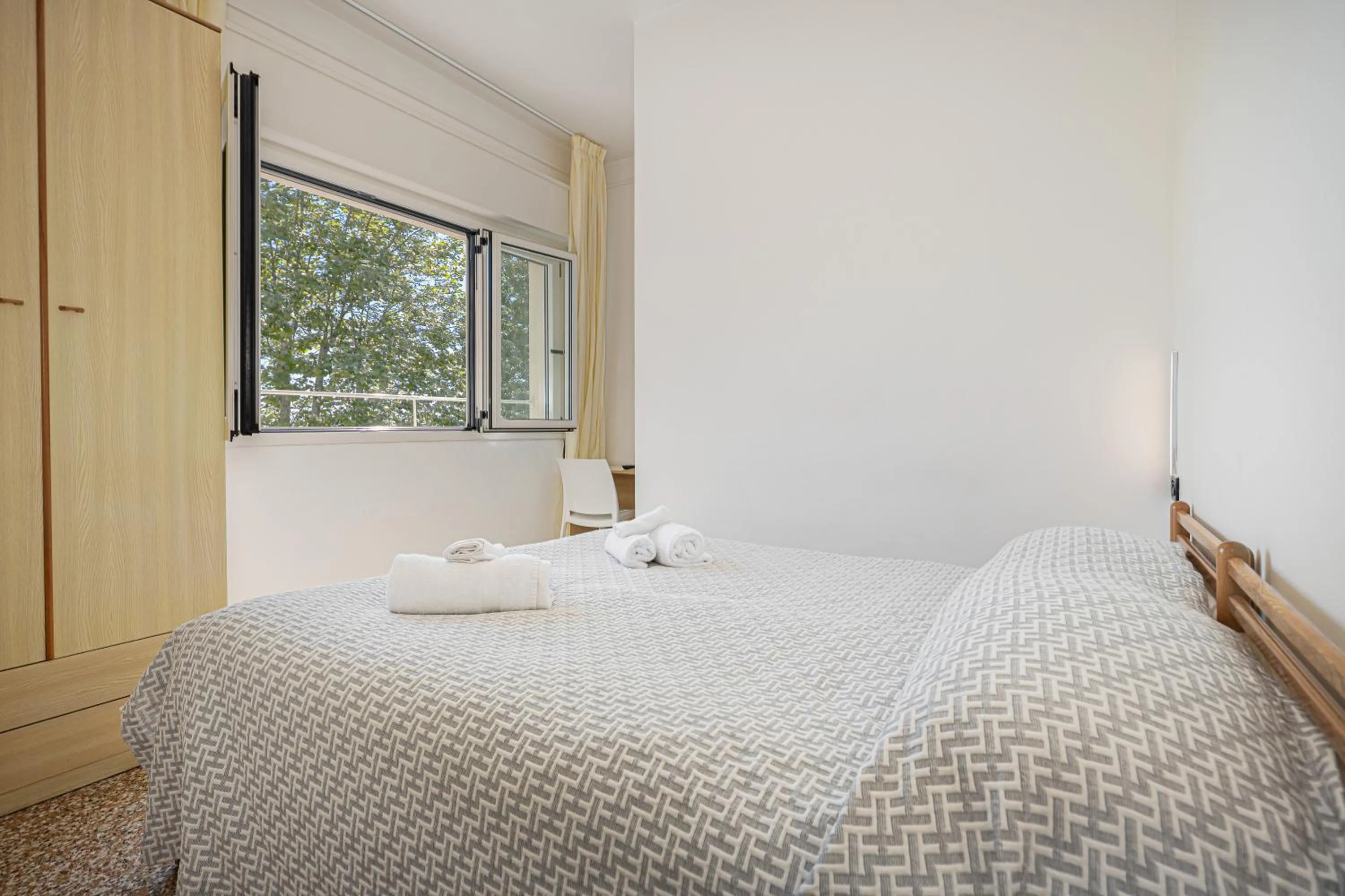 Property building, Bed in Hotel Altamarea Cesenatico