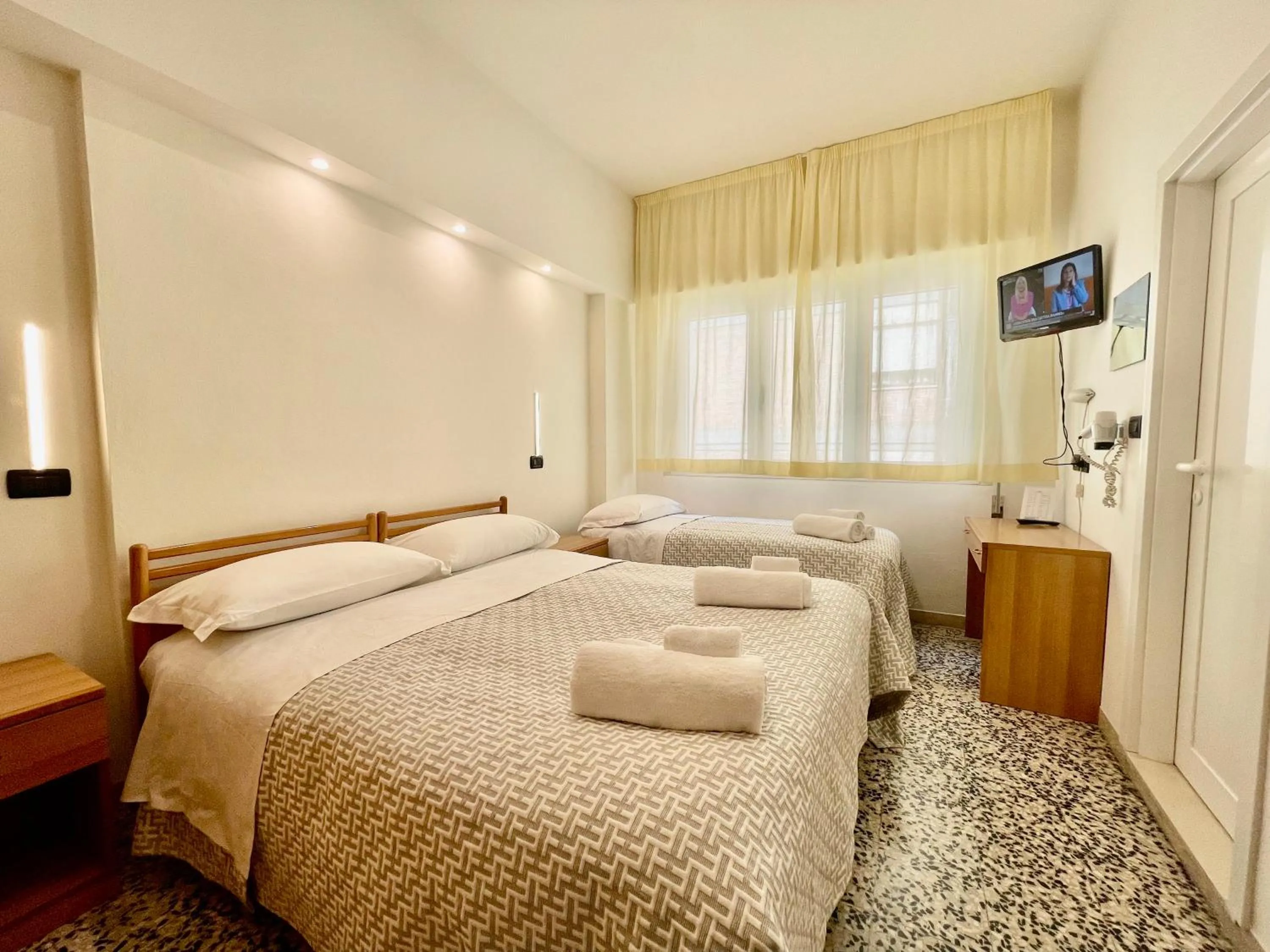 Property building, Bed in Hotel Altamarea Cesenatico