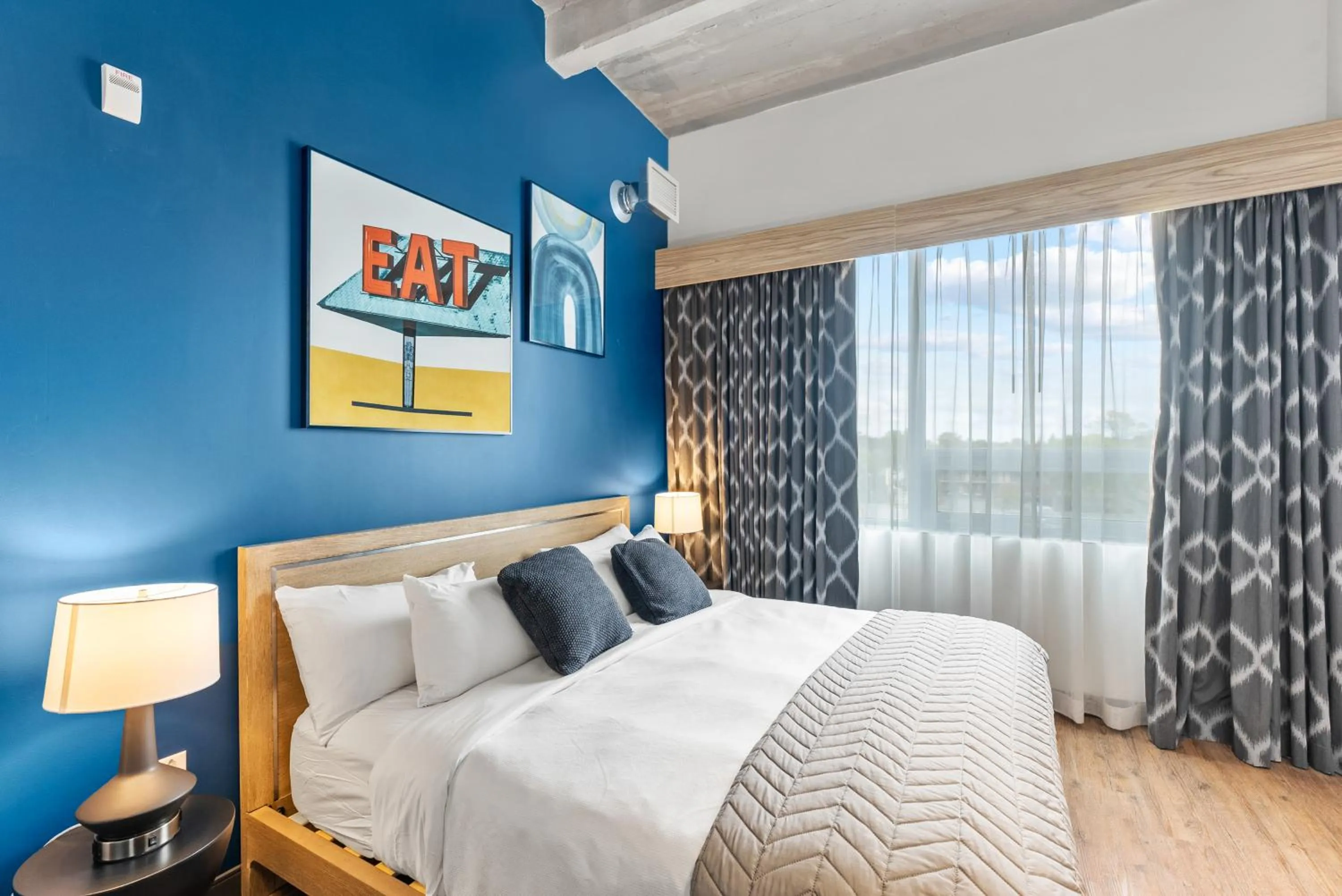 Bedroom, Bed in Cannery Lofts Niagara