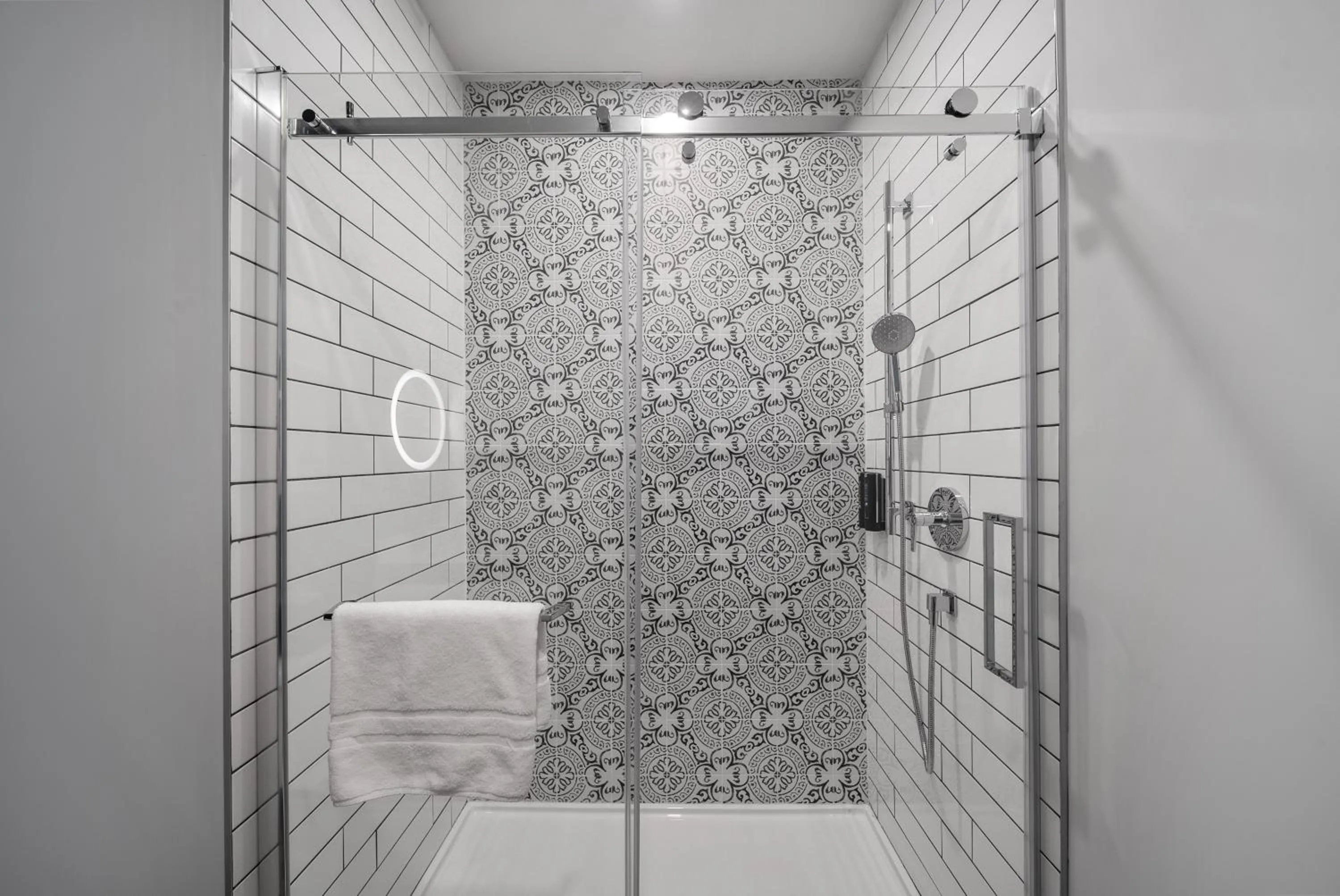 Shower in Cannery Lofts Niagara