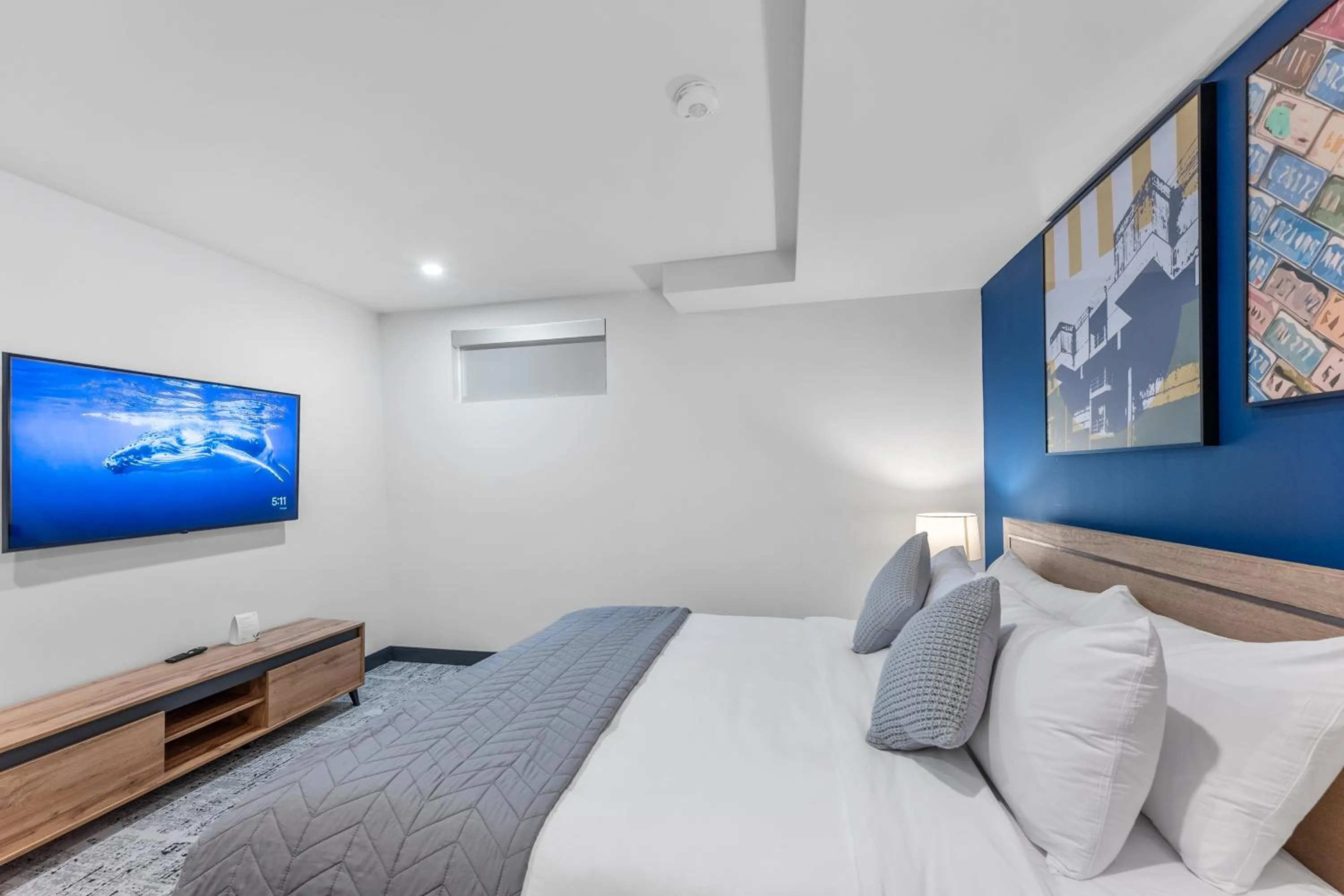 Bedroom, Bed in Cannery Lofts Niagara