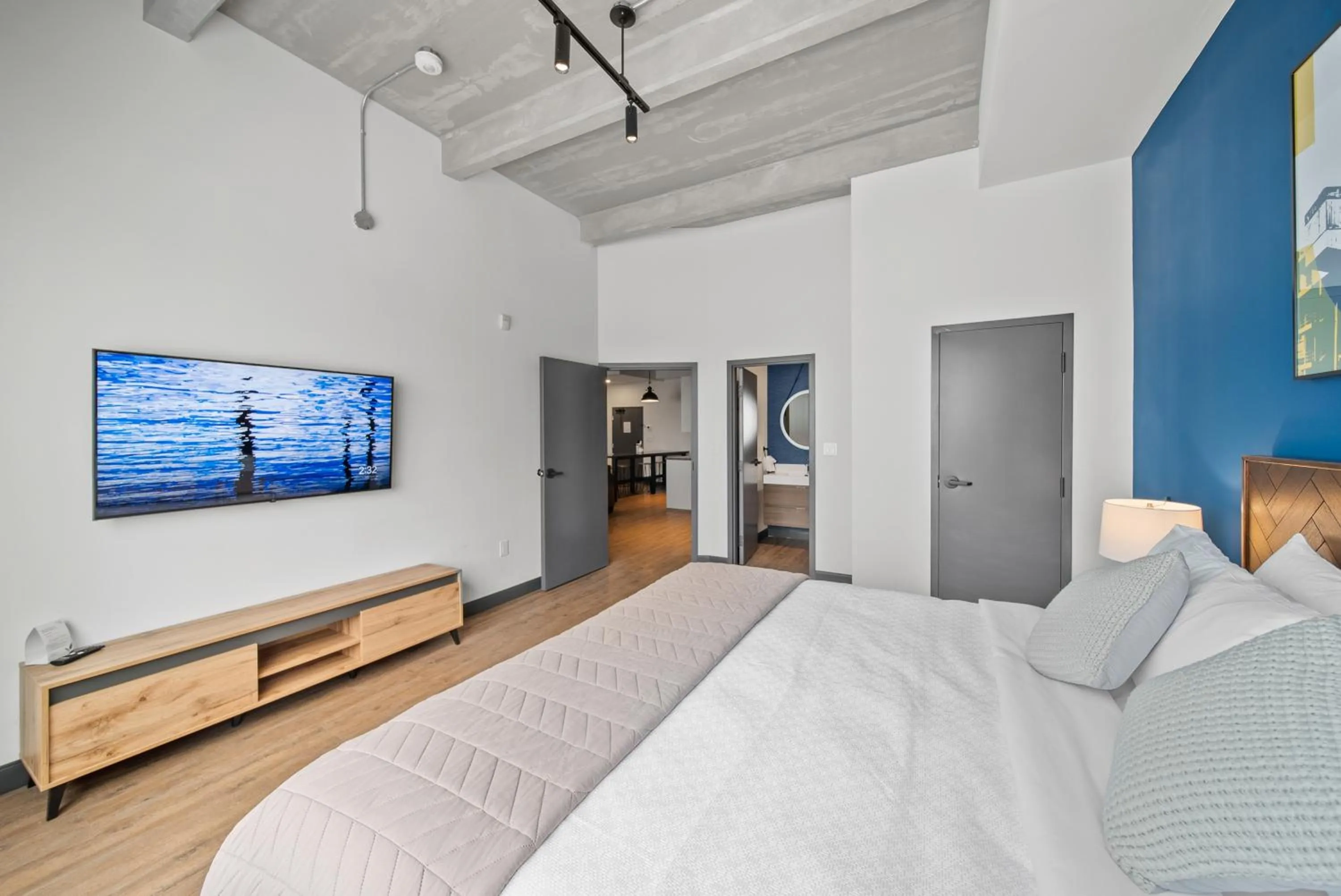 Bedroom, Bed in Cannery Lofts Niagara